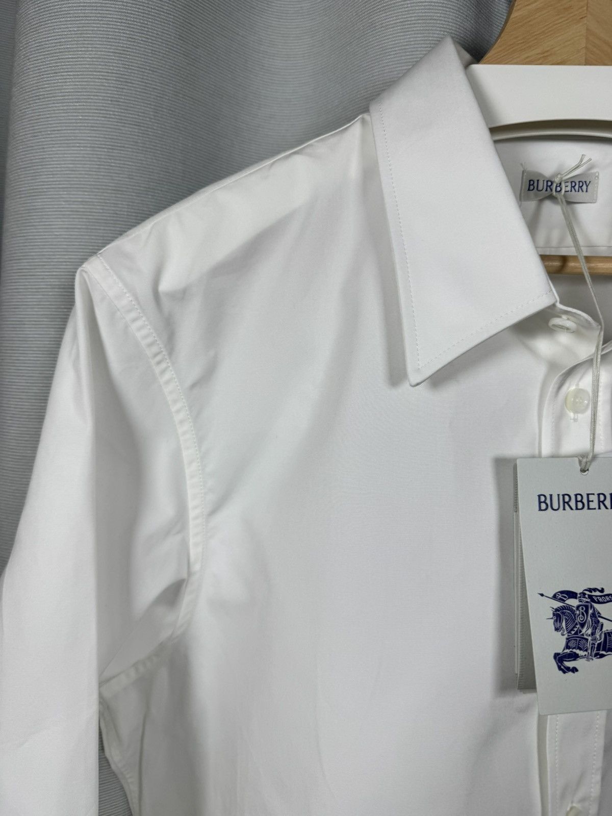 Burberry BNWT Burberry EKD Embroidered Shirt Made in Italy XL(Size43) Size US XL / EU 56 / 4 - 3 Thumbnail