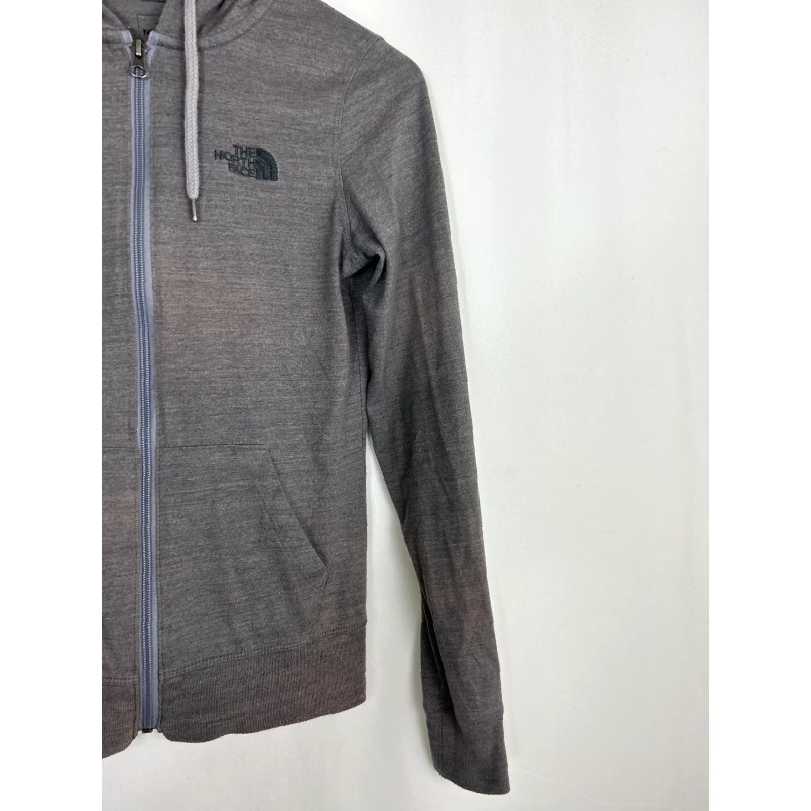 The North Face The North Face Womens XS Full Zip Lightweight Hoodie Gray Polyester Blend Hoodie Womens XS Gray 90s Activewear Mens? Size XS / US 0-2 / IT 36-38 - 5 Thumbnail