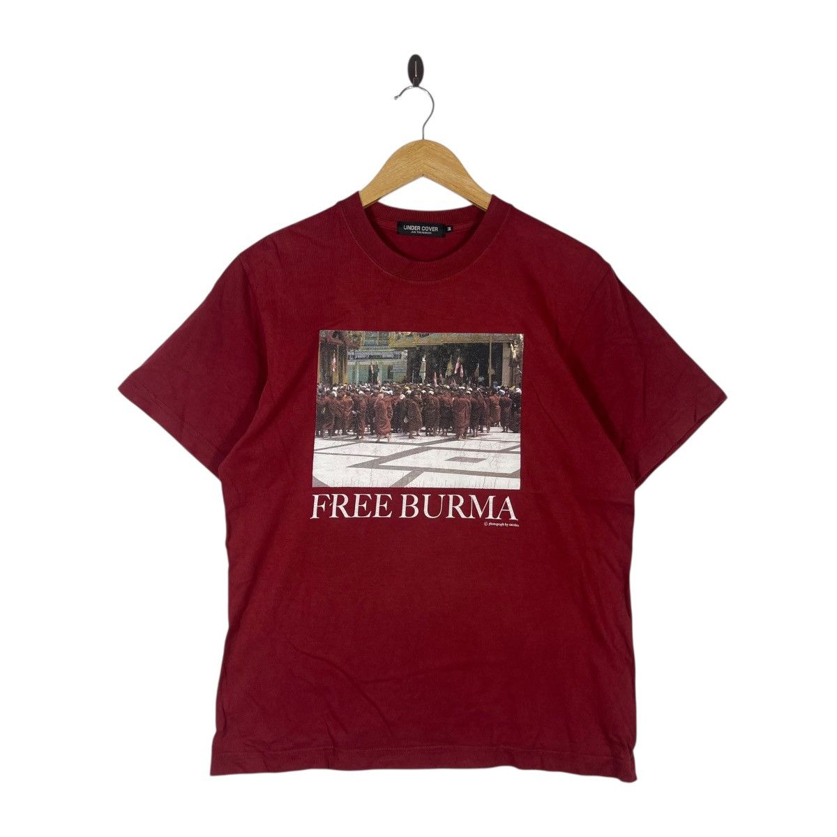 Undercover UNDERCOVER Jun Takahashi Photograph by Racoles T-Shirt Size US M / EU 48-50 / 2 - 1 Thumbnail