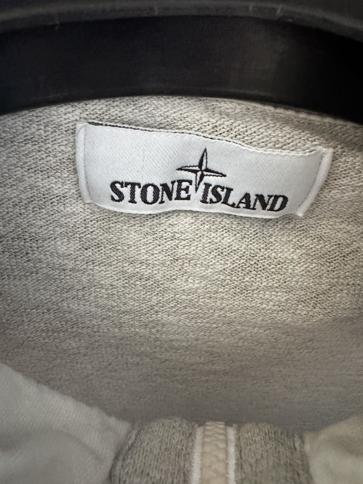 Stone Island Stone Island zip hoodie in beige. Size US L / EU 52-54 / 3 - 19 Thumbnail