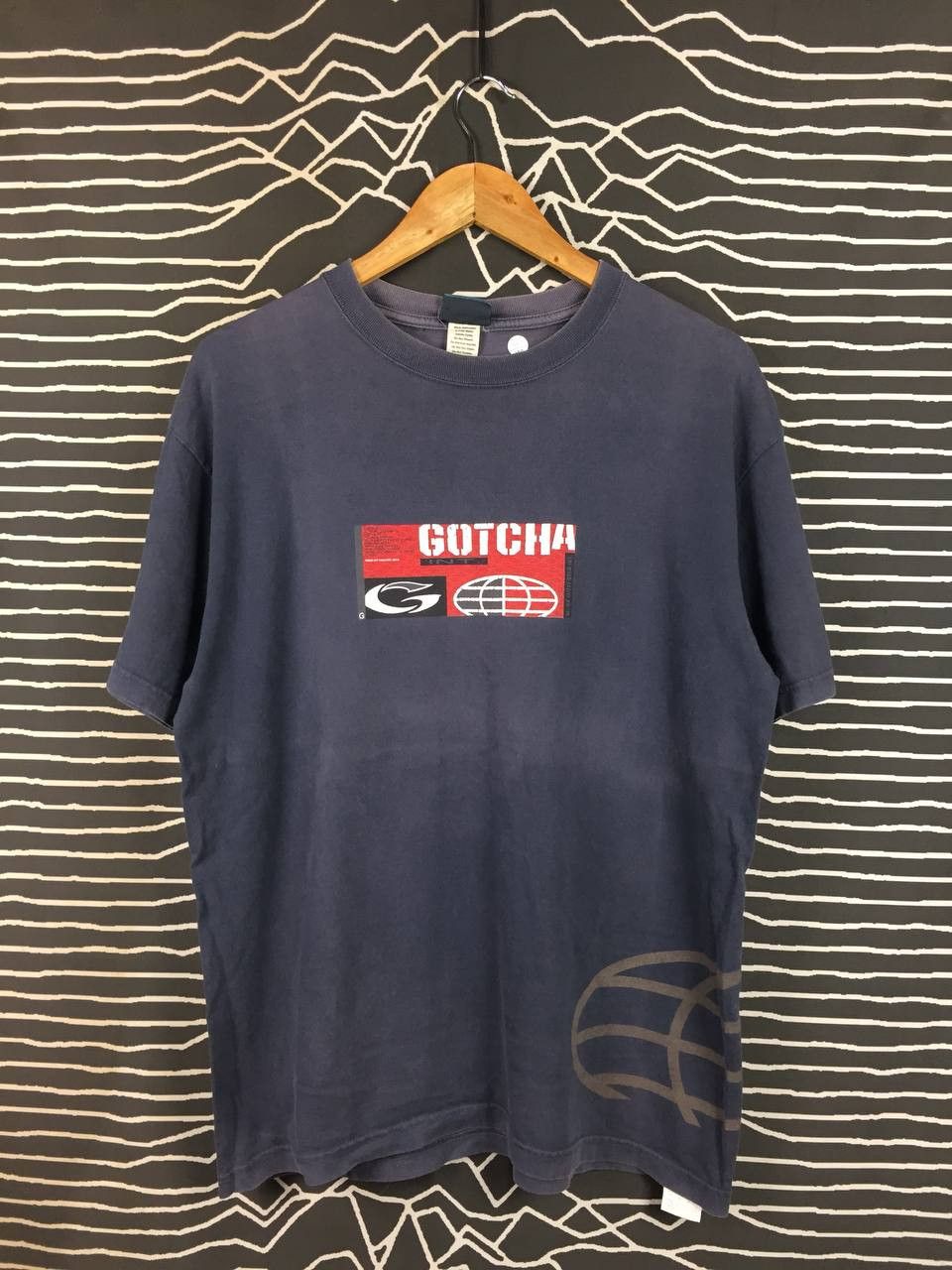 Gotcha Vtg Gotcha International Globe Logo Surf Skate Tee Size US M / EU 48-50 / 2 - 1 Thumbnail