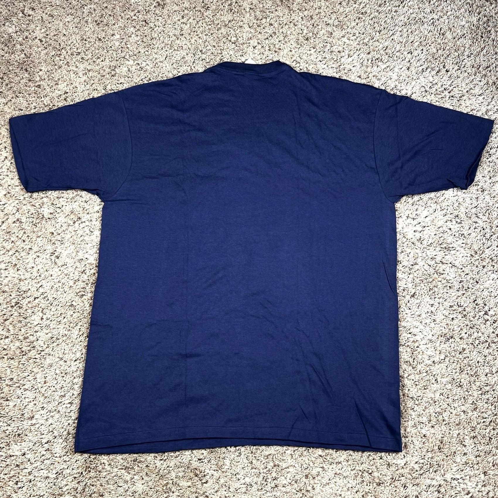 Sears VINTAGE The Mens Store T-Shirt Blue 90s Selvedge Pocket V-Neck XL Tall Big & Tall Mens Shirts Size US XL / EU 56 / 4 - 3 Thumbnail