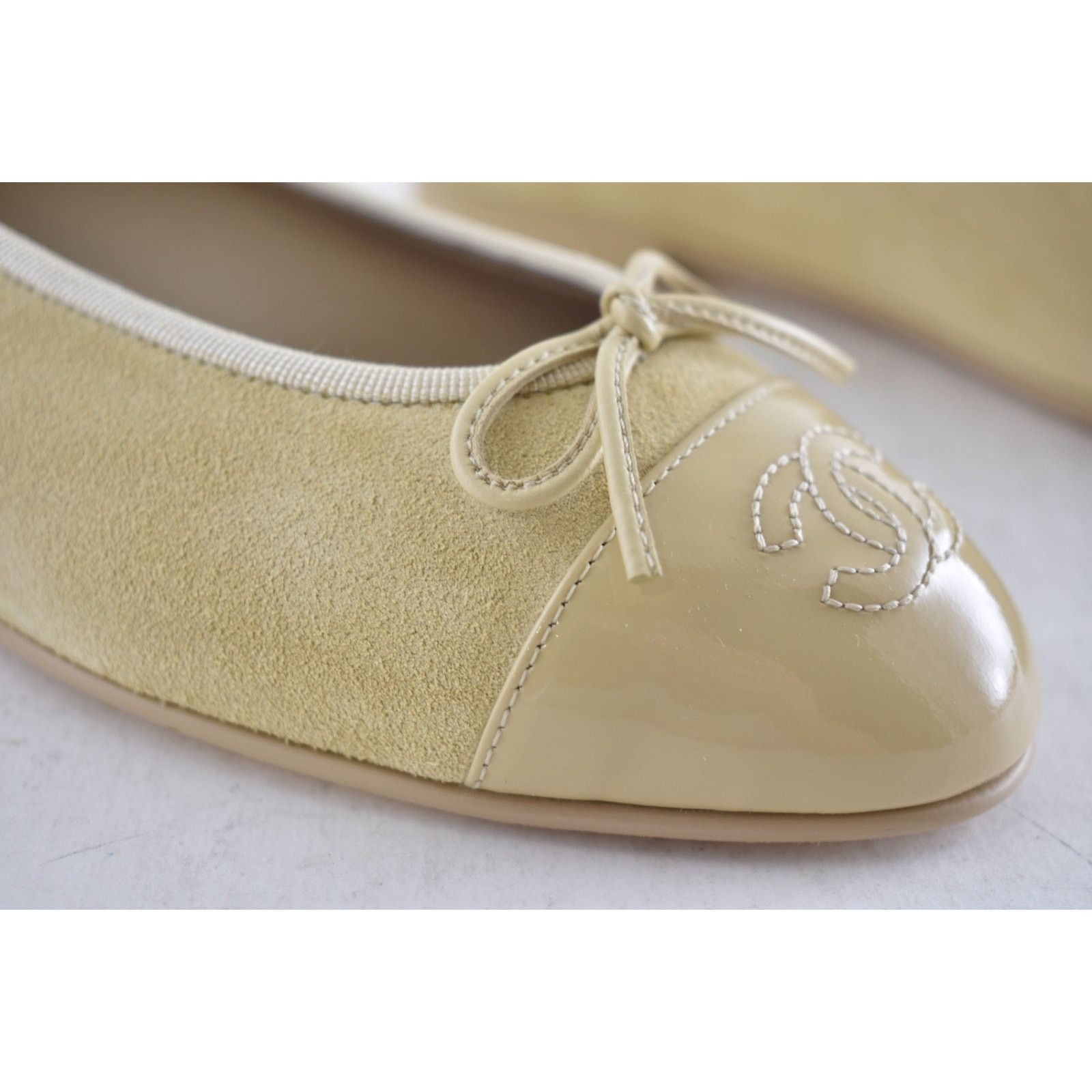 Chanel Chanel Beige Suede Patent Leather Ballet Flat 39.5 Size US 8.5 / IT 38.5 - 6 Thumbnail