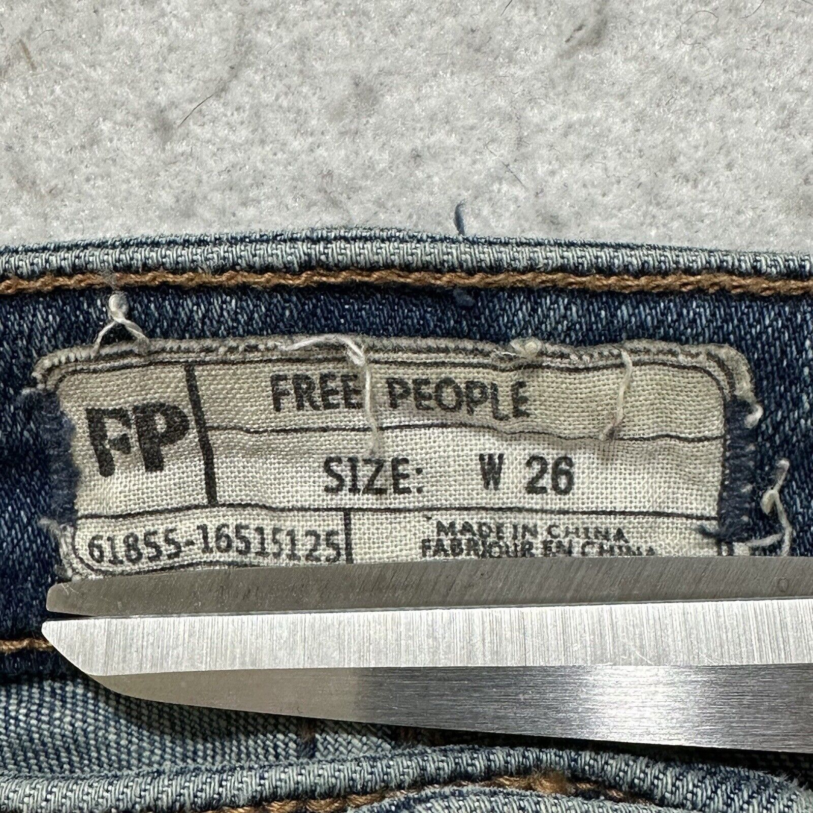 Free People Free People 28x30 Skinny Leg Jeans Ankle Slits Distressed Size 28" / US 6 / IT 42 - 4 Thumbnail