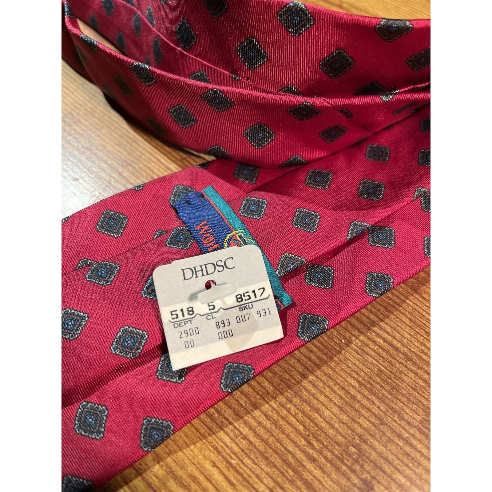 Woodward WOODWARD Vintage Men’s Red Neck tie 100% Silk Size ONE SIZE - 3 Thumbnail