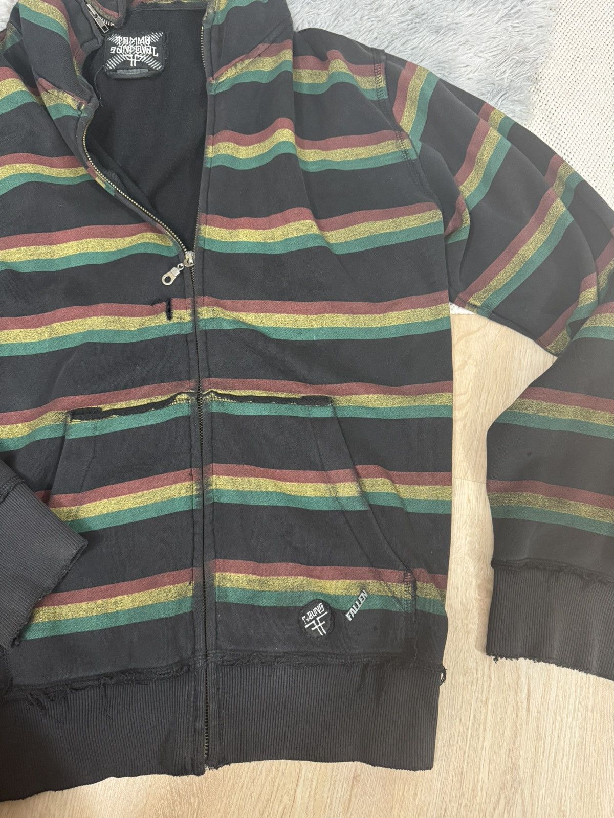 Fallen Vintage Fallen Skateboards Hoodie Tommy Sandoval Rasta Grail Size US L / EU 52-54 / 3 - 2 Thumbnail