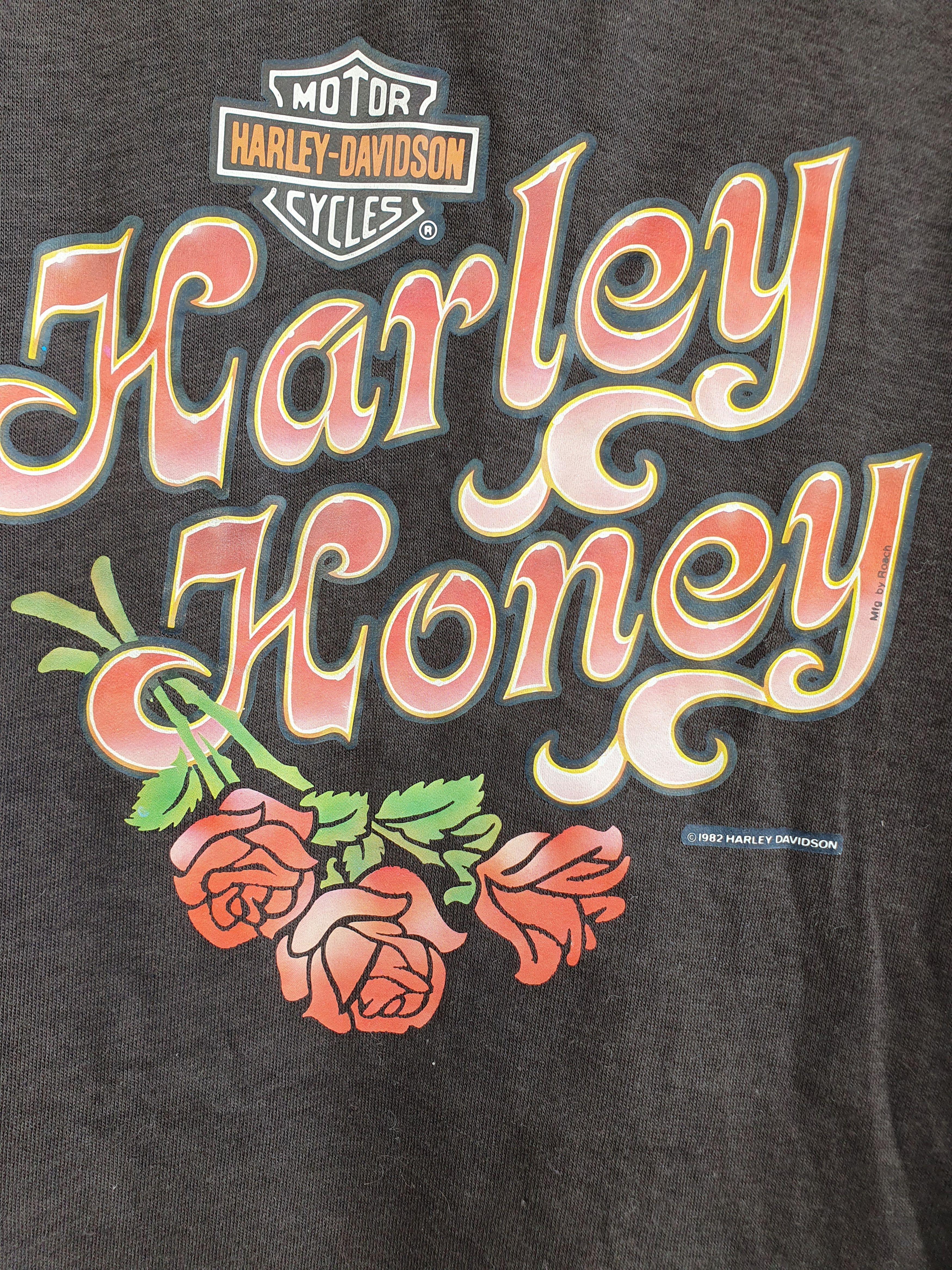 Harley Davidson Harley Davidson Harley Honey Vtg 1982 Made in USA t-shirt Size US M / EU 48-50 / 2 - 2 Thumbnail