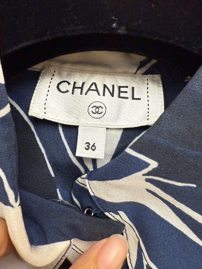 Chanel Chanel 22b blue camellia tie bow mulberry silk long-sleeve Size XS / US 0-2 / IT 36-38 - 2 Thumbnail