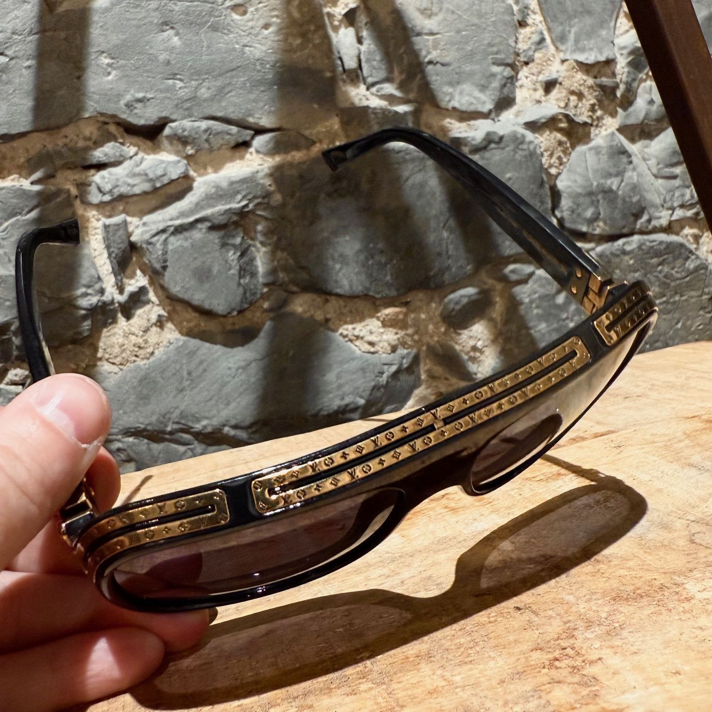 Louis Vuitton Louis Vuitton Z2516U Black Gold 1.0 Millionaires Sunglasses Size ONE SIZE - 7 Thumbnail