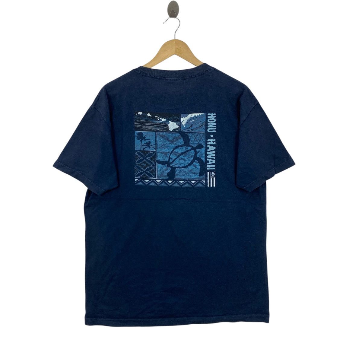 Vintage Vintage Alstyle Honu Hawaii Turtle Tee L Navy Y2K Surf Fade Size US L / EU 52-54 / 3 - 2 Thumbnail