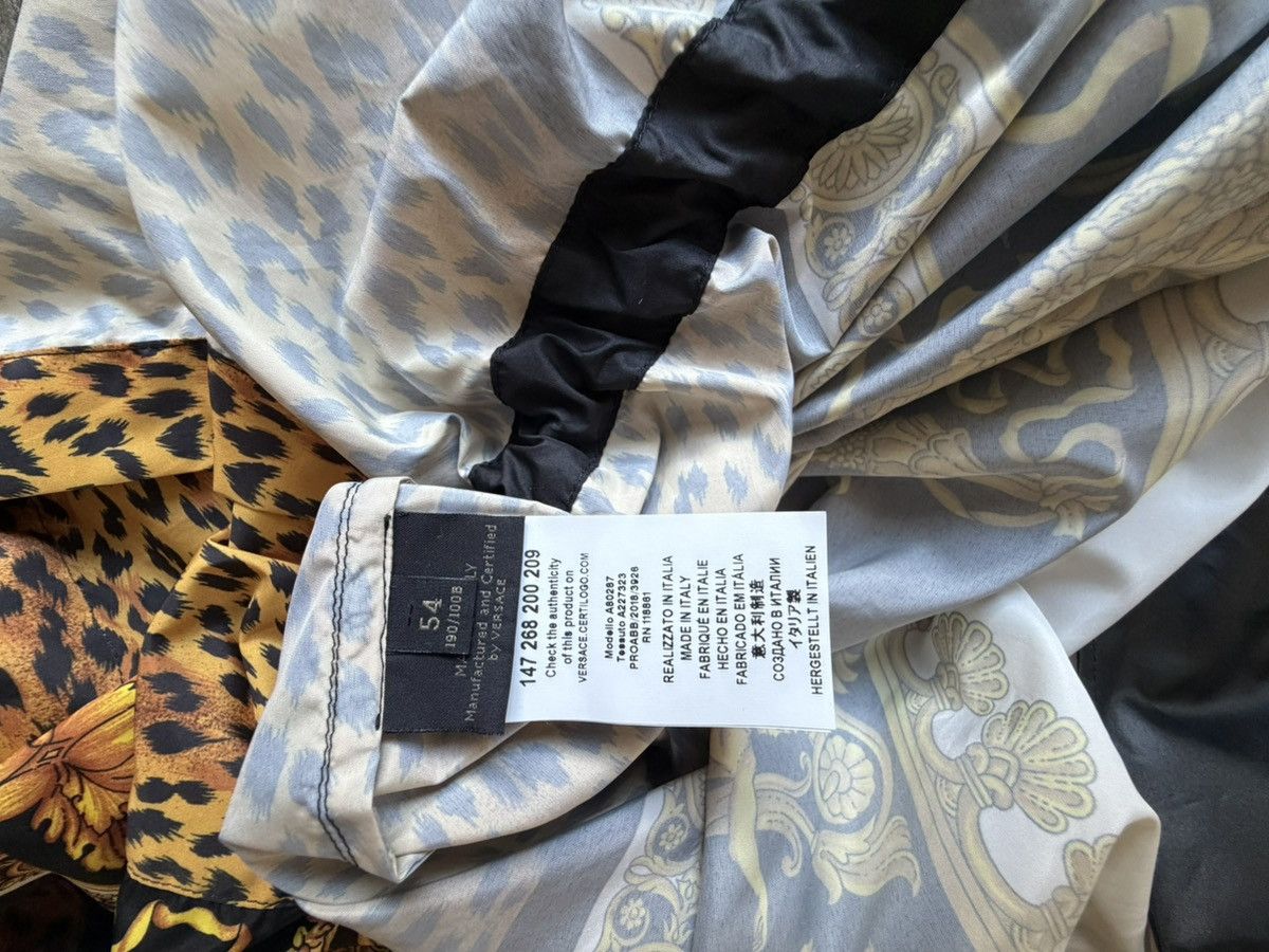 Versace Versace FW 2018 Leopard Baroque Print Hoodie Size US L / EU 52-54 / 3 - 11 Thumbnail