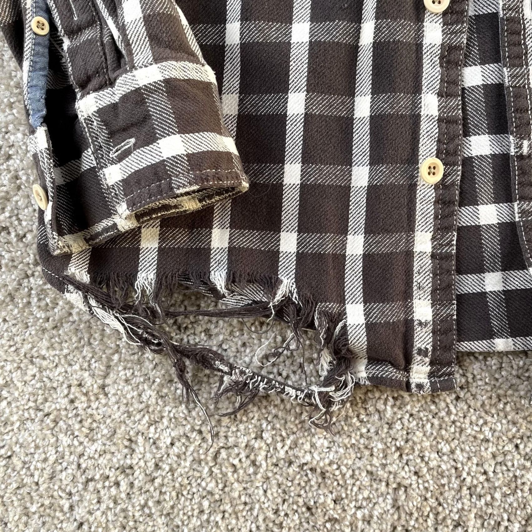 American Eagle Outfitters Y2K American Eagle Outfitters Distressed Flannel Shirt Mens Medium Plaid Brown Cream/Distressed Size US M / EU 48-50 / 2 - 3 Thumbnail