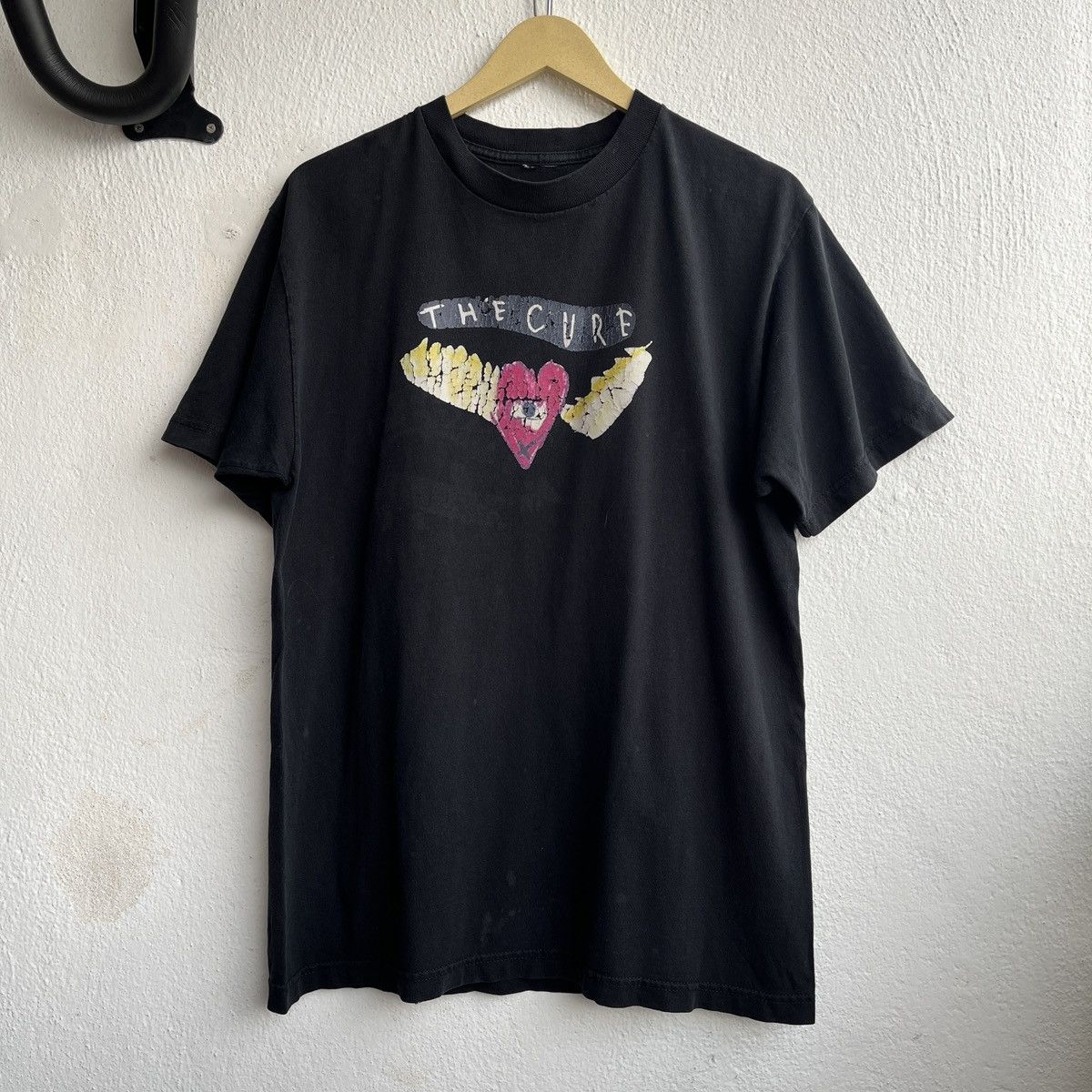 The Cure VINTAGE Y2K ROCK BAND THE CURE FADED PRINTED TSHIRT Size US L / EU 52-54 / 3 - 1 Thumbnail