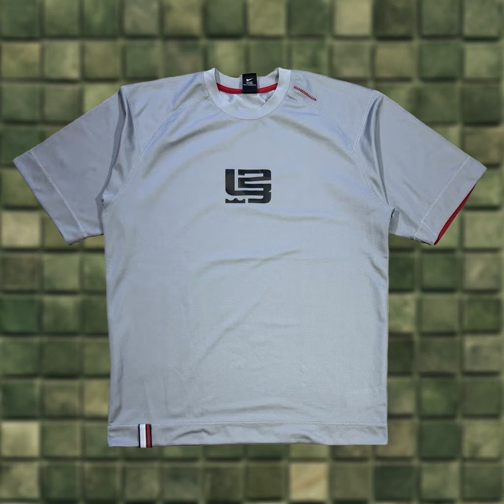 Nike VINTAGE Nike LeBron James Training T-Shirt Basketball Grey XL Mens Size US XL / EU 56 / 4 - 1 Thumbnail