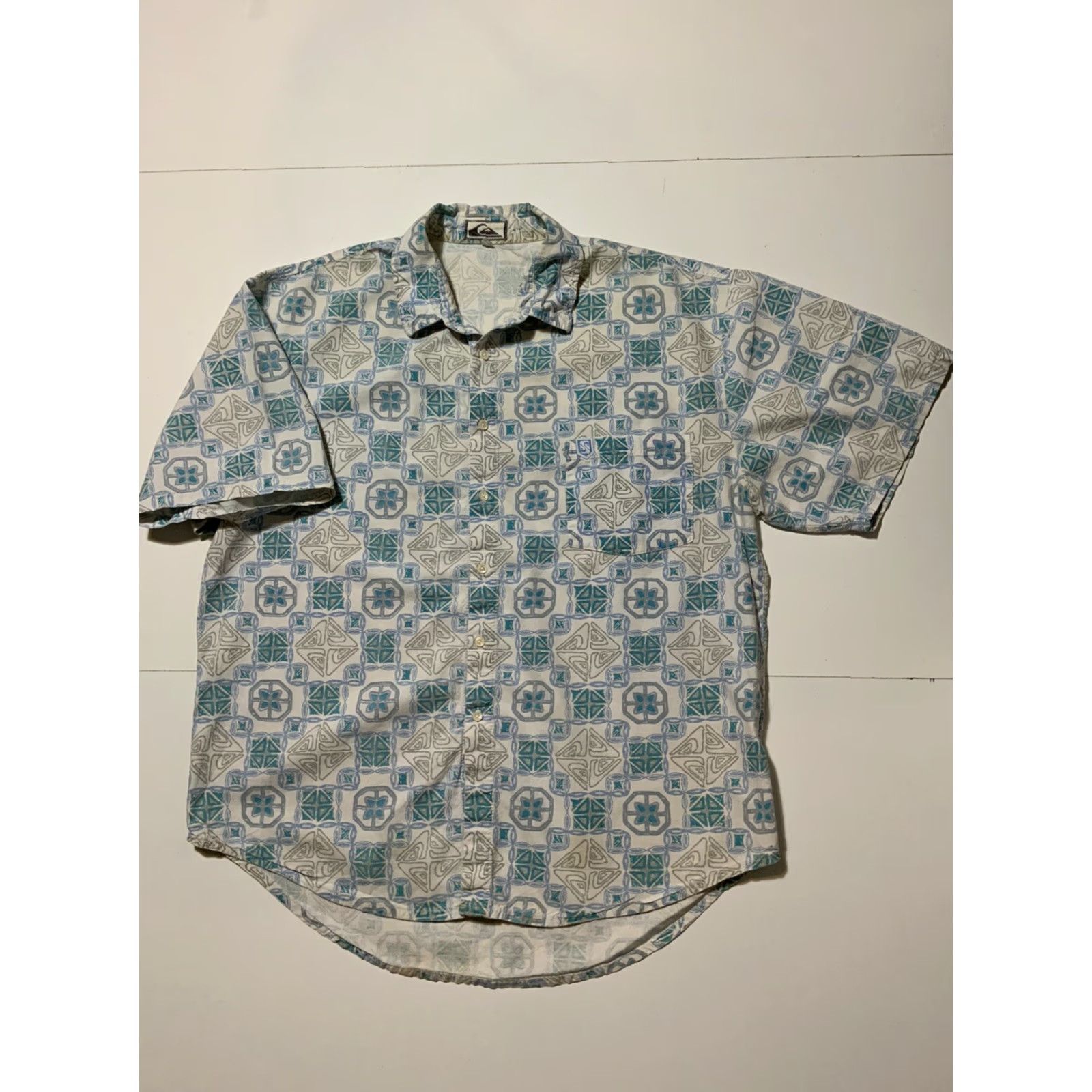 Quiksilver VINTAGE Quiksilver Geometric Tribal Surf Skate Hawaiian Button Shirt XL Mens Size US XL / EU 56 / 4 - 2 Thumbnail