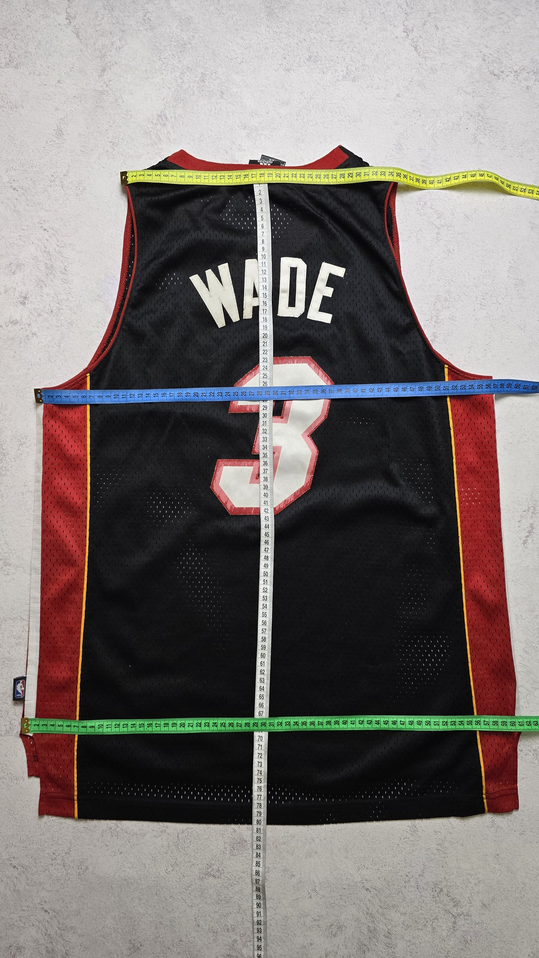 Adidas Miami Heat Dwyane Wade #3 Basketball Jersey Size US M / EU 48-50 / 2 - 3 Thumbnail
