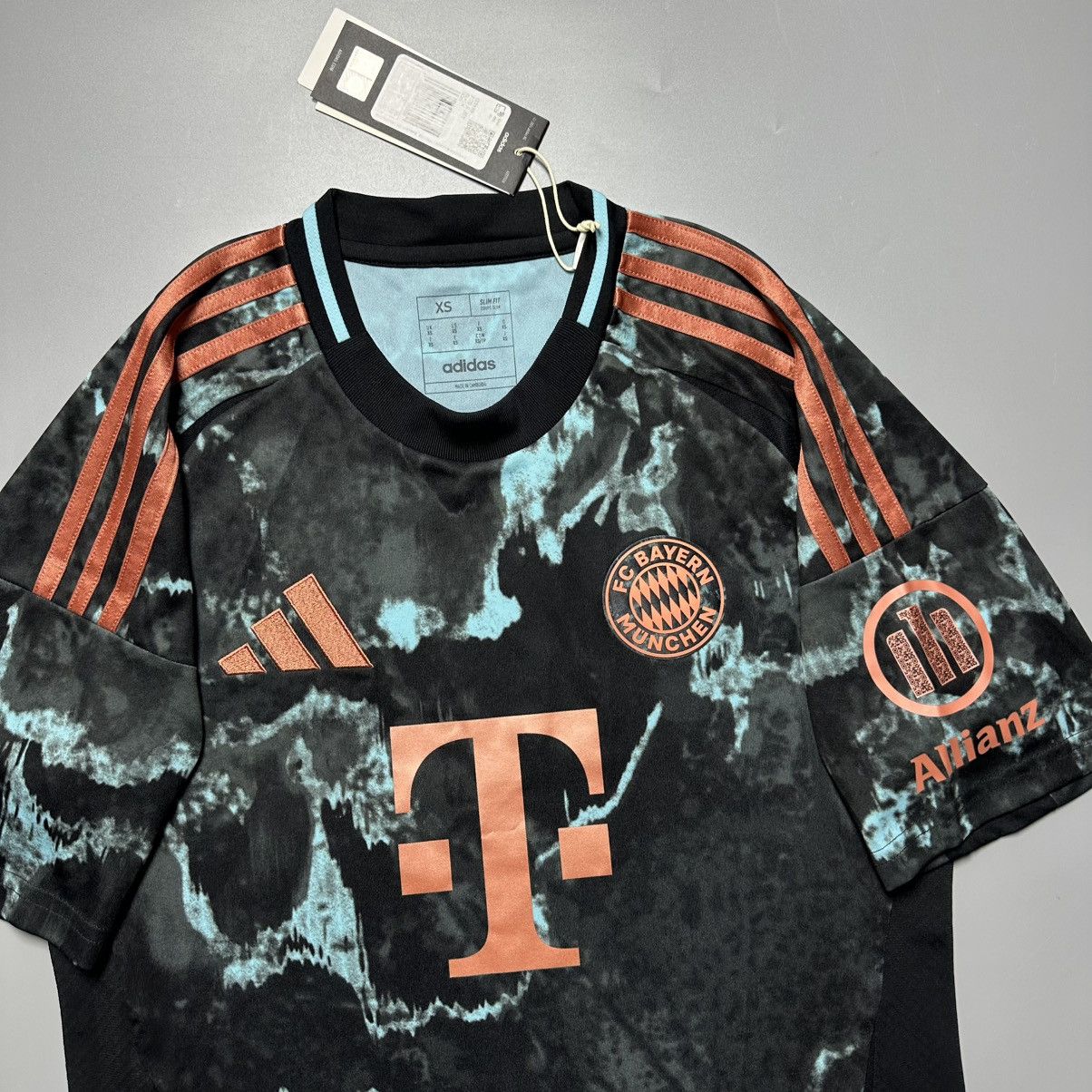 Adidas BAYERN ADIDAS 2024/2025 FOOTBALL AWAY JERSEY #6 KIMMICH Size US XS / EU 42 / 0 - 4 Thumbnail
