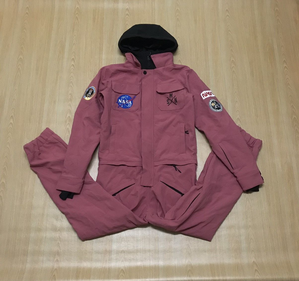 NASA 100th Space Shuttlemission APOLLO Overalls Workers