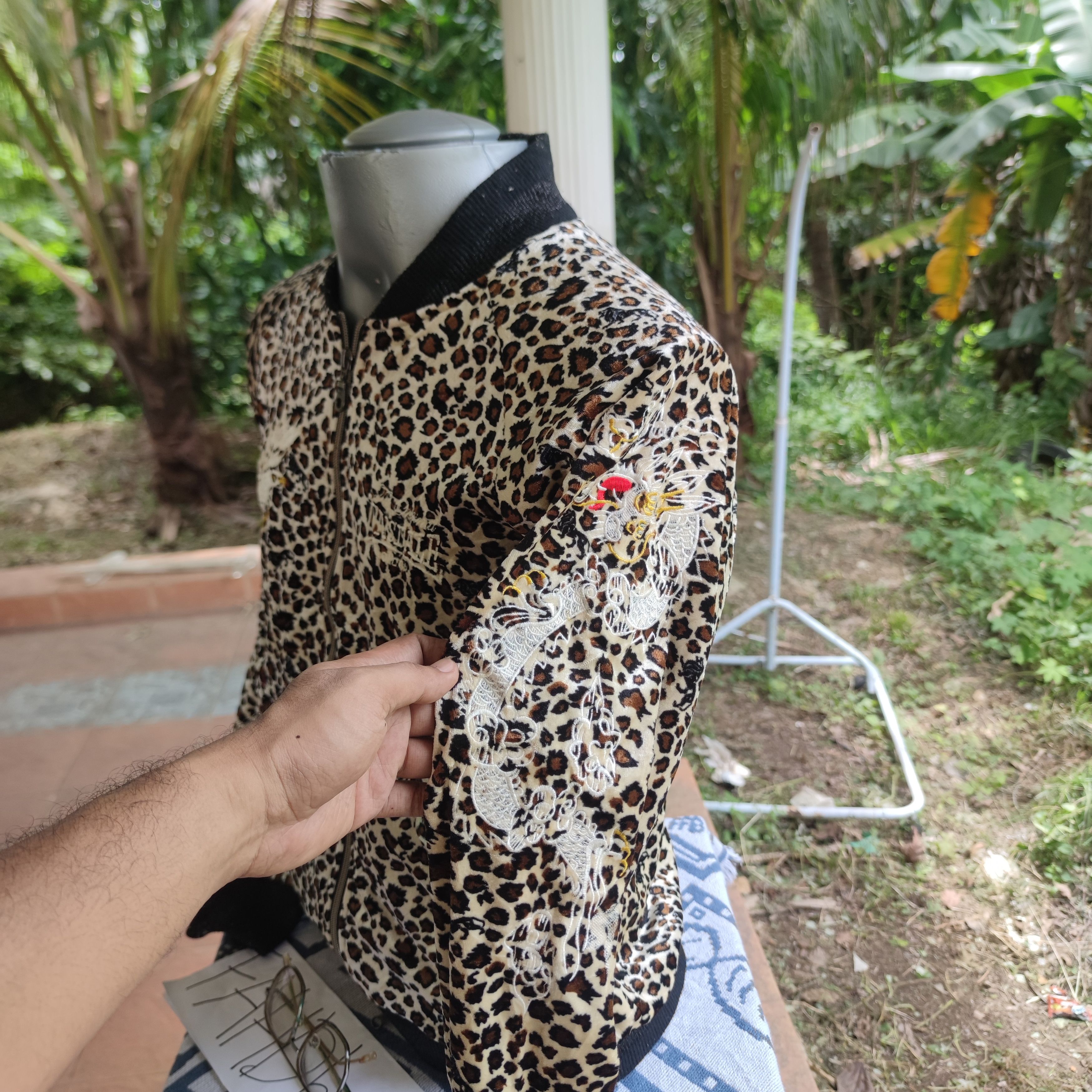 Lonsdale LONSDALE LONDON LEOPARD SUKAJAN DRAGON SIZE L FITS S-M Size US L / EU 52-54 / 3 - 14 Thumbnail