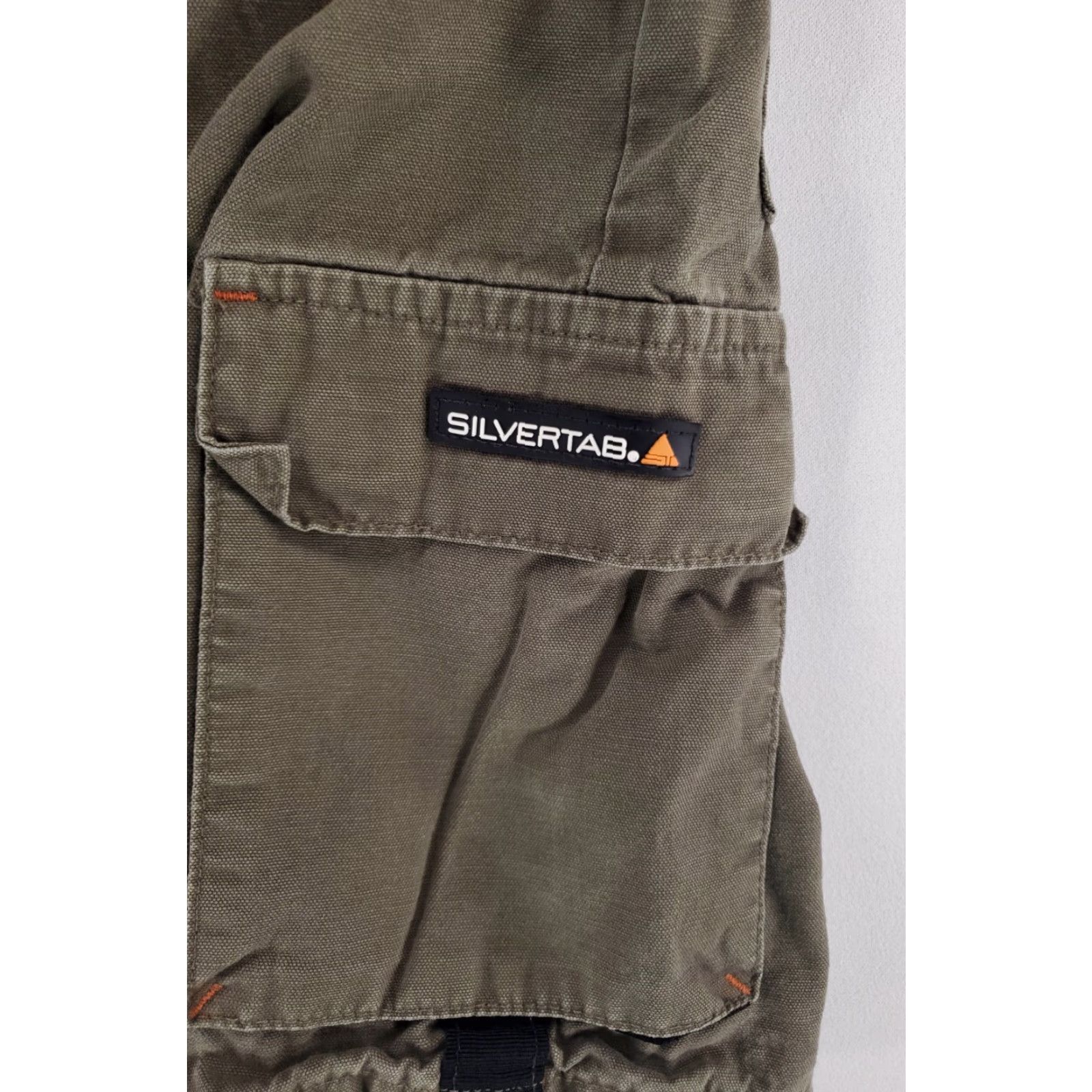 Levi's VINTAGE Levi's Cargo Shorts Green Mens S 26 x 10 Y2K Silvertab Short Size US 26 / EU 42 - 2 Thumbnail
