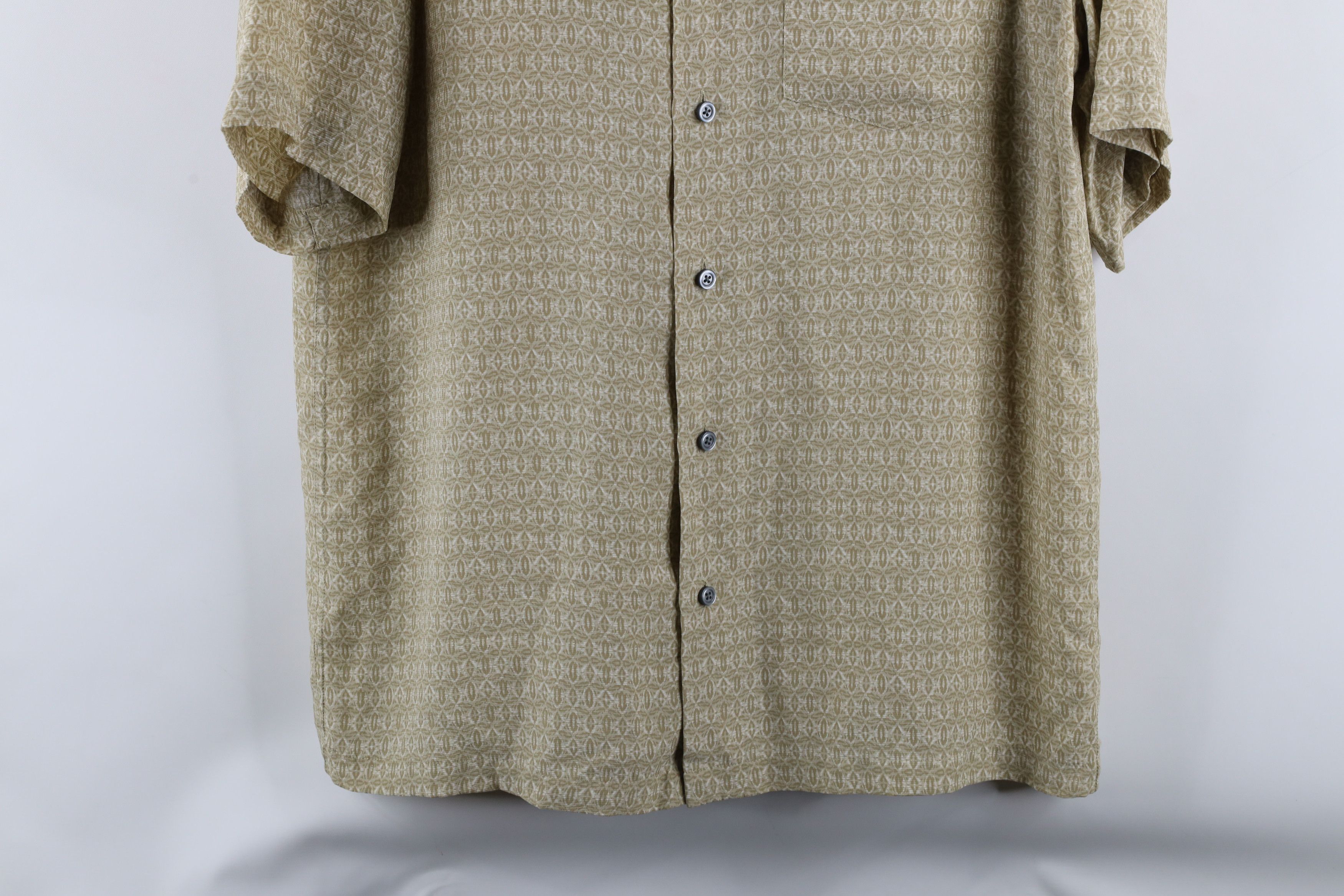 Vintage Vintage 90s Streetwear Short Sleeve Collared Button Shirt Size US M / EU 48-50 / 2 - 3 Thumbnail
