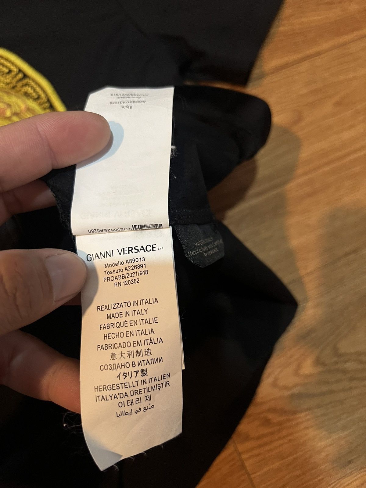 Designer × Versace VERSACE Size US S / EU 44-46 / 1 - 10 Thumbnail