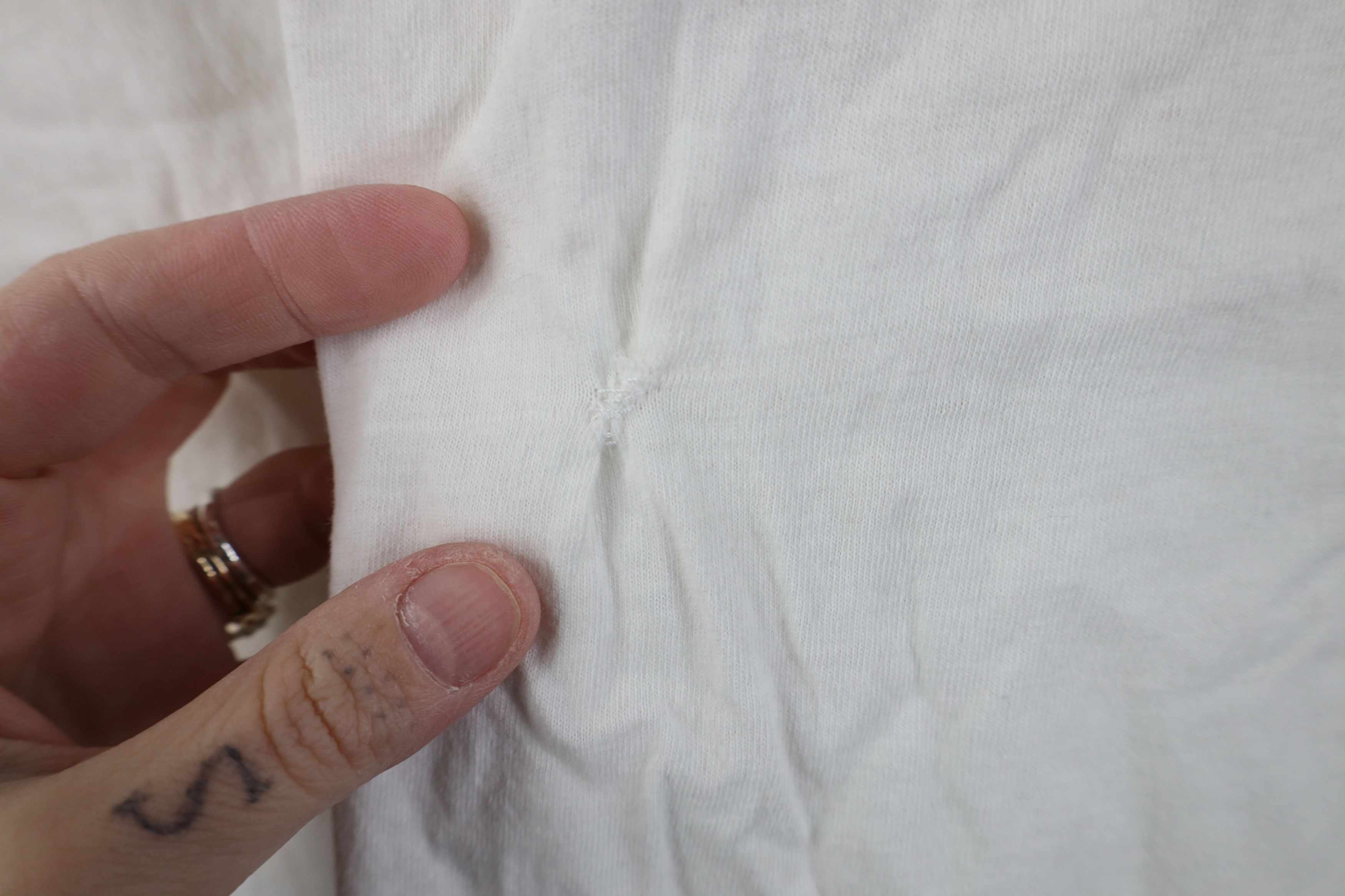 Hanes Vintage 90s Hanes Cotton Pocket Short Sleeve T-Shirt White Size US L / EU 52-54 / 3 - 4 Thumbnail