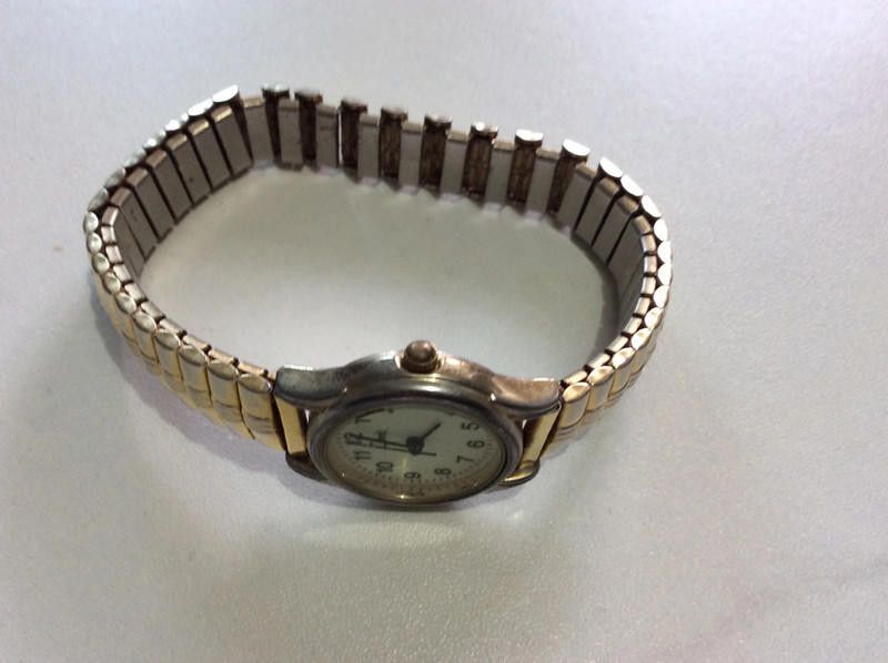 Designer limit ladies white dial bracelet watch Size ONE SIZE - 1 Thumbnail