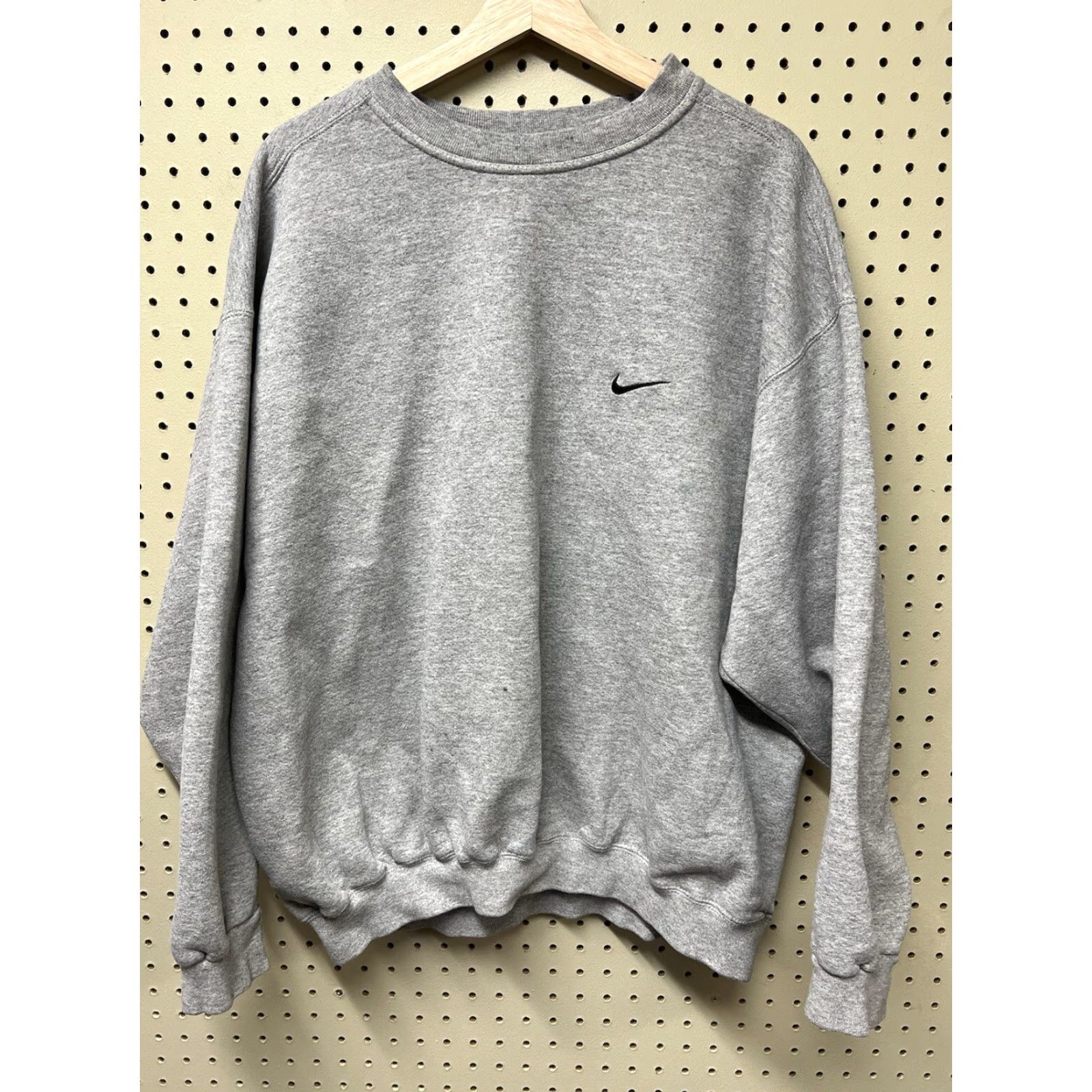 Nike VINTAGE Nike Sweatshirt 90s Made In USA Side Swoosh Crewneck Pullover Size XL Gray Unisex Adults Cotton Blend Embroidered Graphic No Size US XL / EU 56 / 4 - 2 Thumbnail