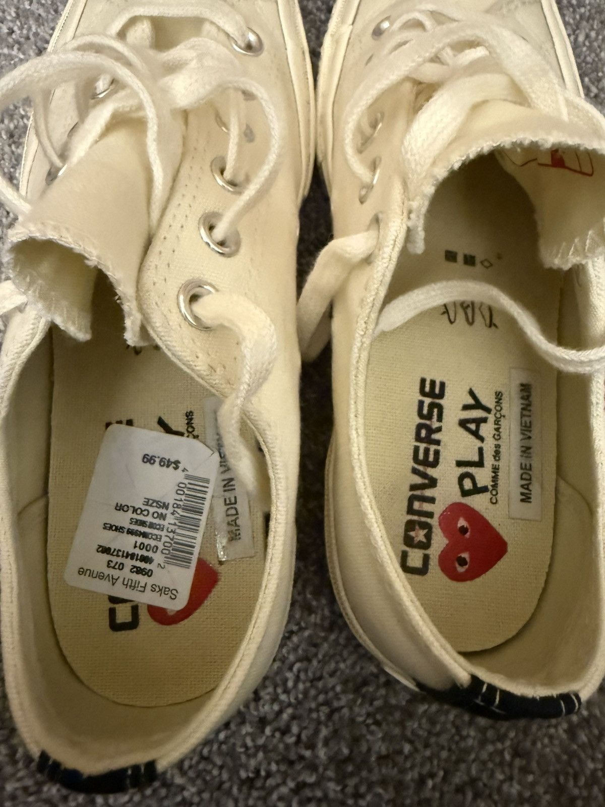 Comme des Garcons PLAY × Converse Chuck Taylor All Star One Heart Low Tops Size US 6 / EU 39 - 7 Thumbnail