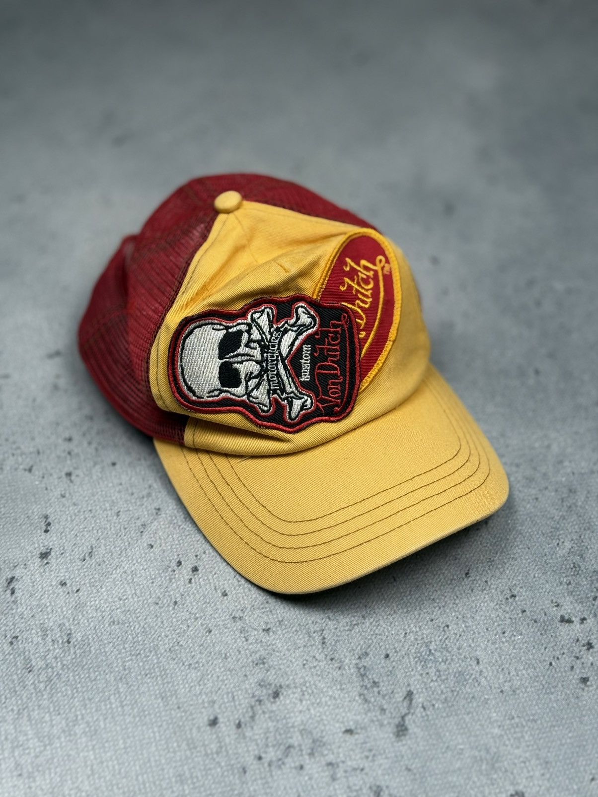 Von Dutch Vintage Von Dutch Skull Patch Red Yellow Mesh Trucker Cap Size ONE SIZE - 1 Thumbnail