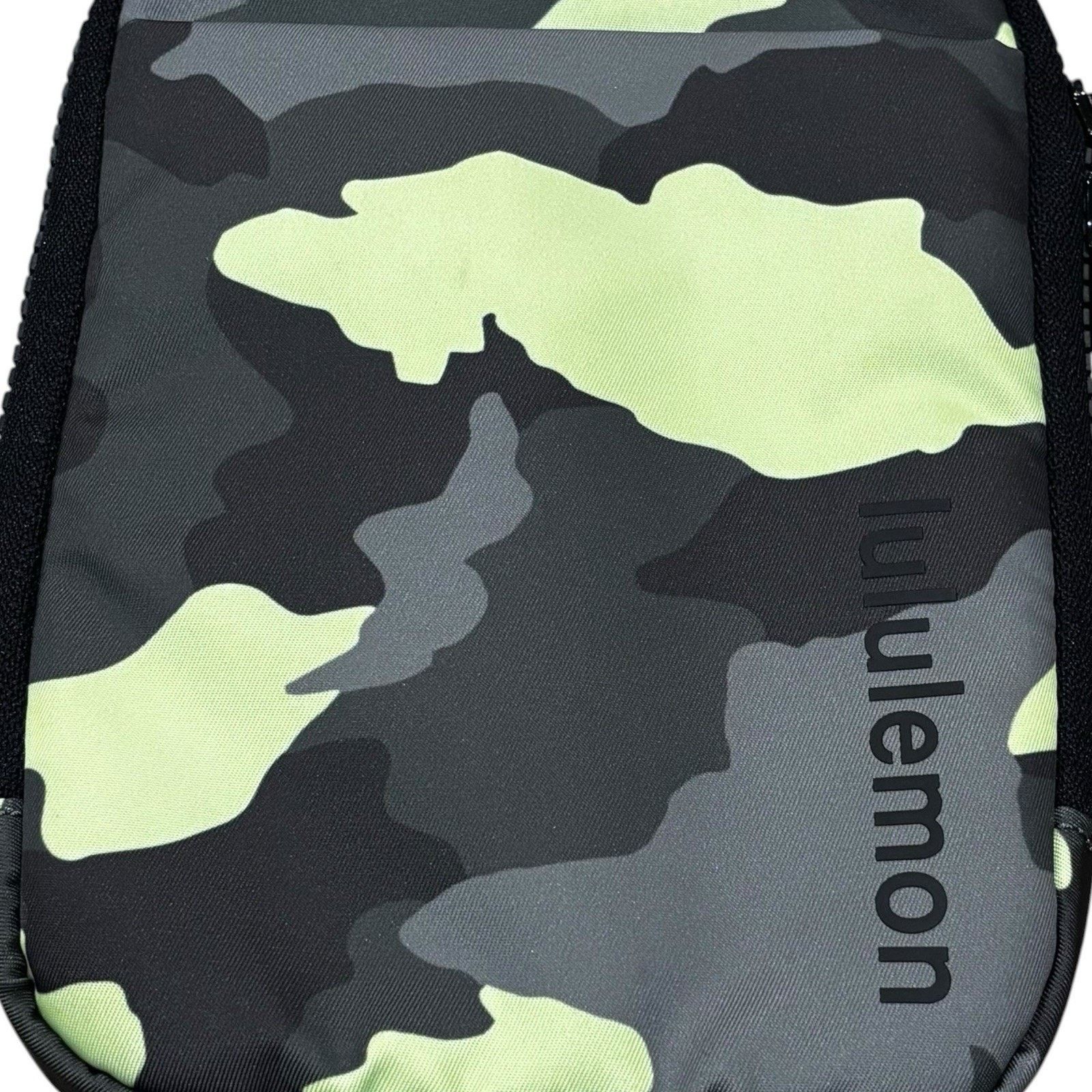 Lululemon Lululemon Easy Access Crossbody Bag 1.5L Green Camo Nylon Size ONE SIZE - 6 Thumbnail