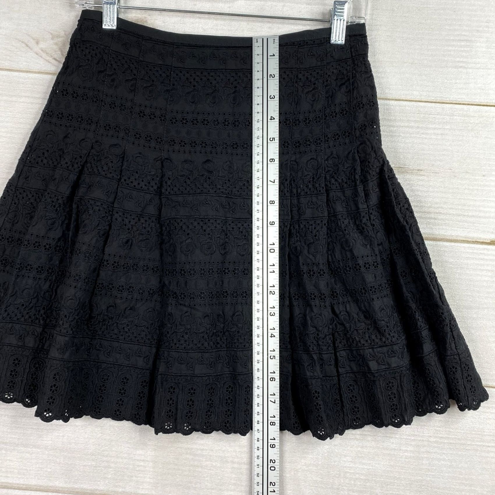 Nanette Lepore Nanette Lepore Skirt Sz 0 Black A-Line Bohemian Crochet Back Zip Lined Chambray Cotton Blend Fully Pre-Owned Size 25" / US 0 / IT 36 - 4 Thumbnail