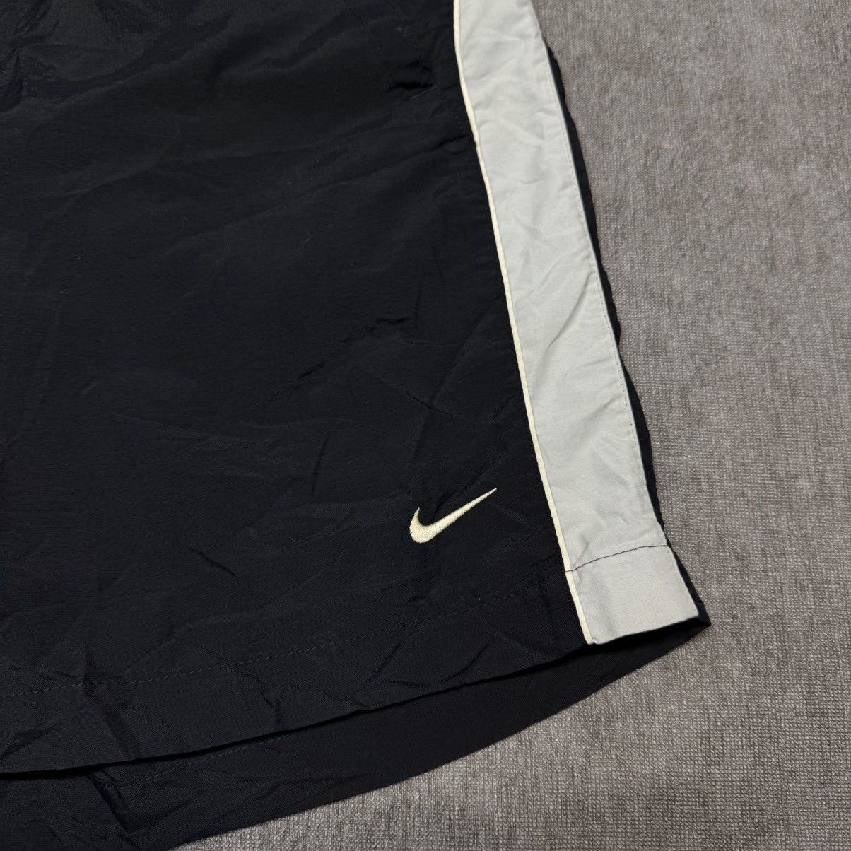 Nike × Vintage 🇺🇸 Vintage 90s Nike Nylon shorts swoosh logo y2k Size US 34 / EU 50 - 2 Thumbnail