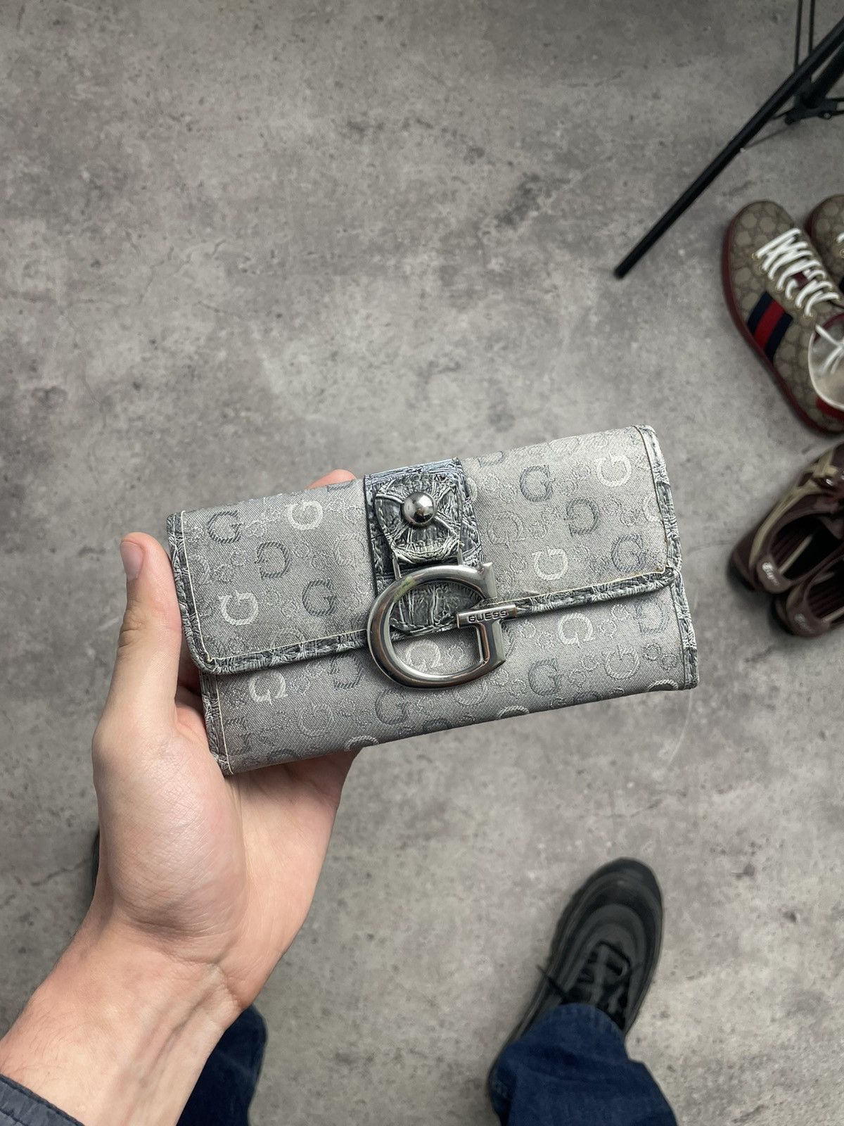 Guess × Vintage Y2k GUESS Gray Croc Gloss Monogram Buckle Trifold Wallet Size ONE SIZE - 1 Thumbnail