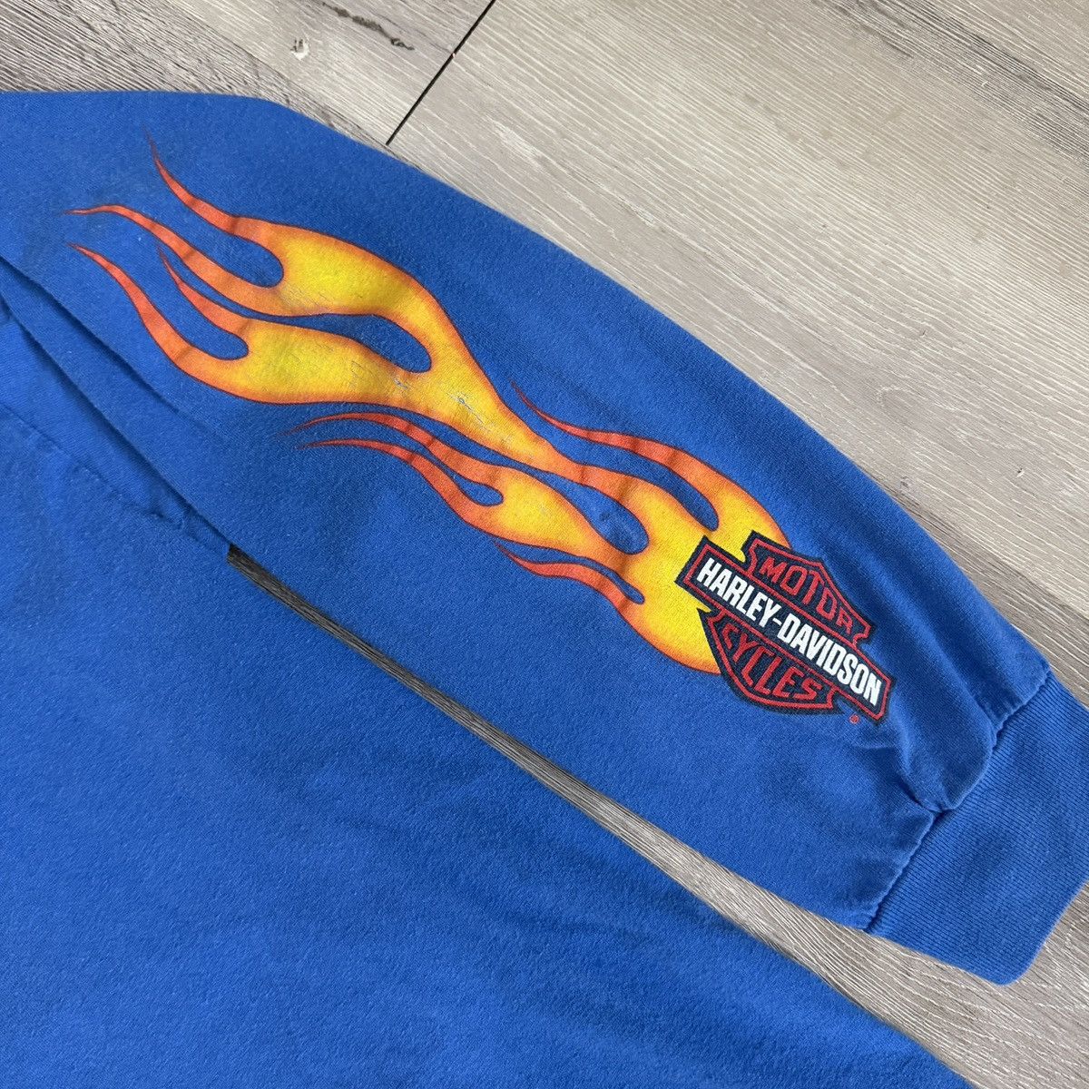 Vintage Vintage Harley Davidson Flame Sleeve Logo Long-Sleeve Tee Size US XL / EU 56 / 4 - 2 Thumbnail