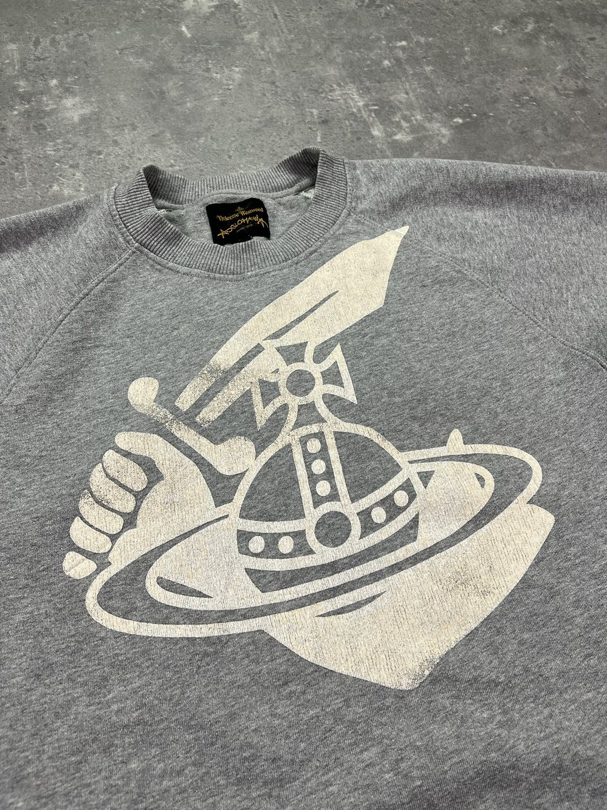 Vivienne Westwood Vivienne Westwood Anglomania Distressed Big Logo Crewneck M Size US M / EU 48-50 / 2 - 4 Thumbnail