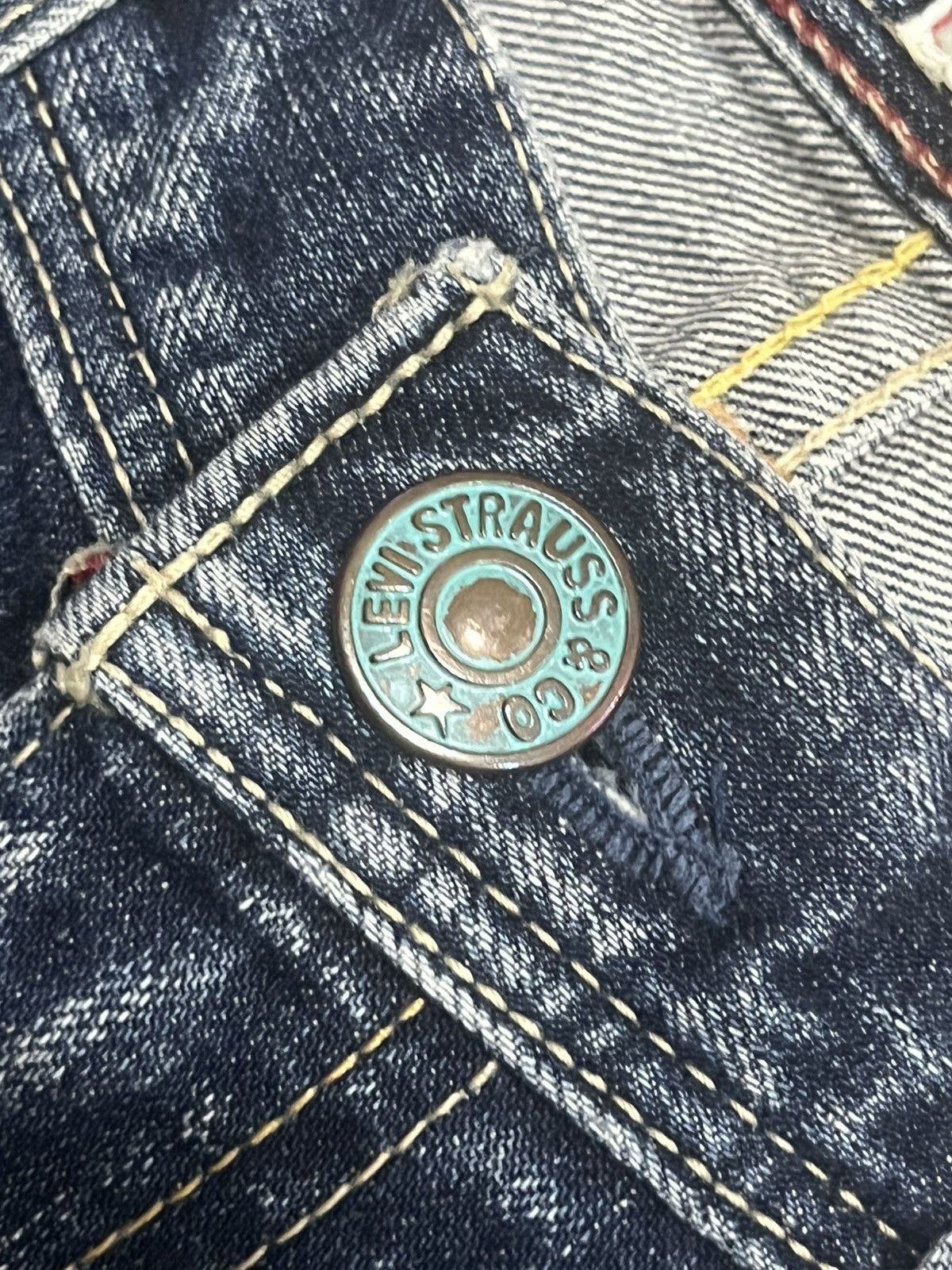 Levi's Vintage Levi’s Whisker Blue Faded Washed Patches Unisex Jean Size US 28 / EU 44 - 5 Thumbnail