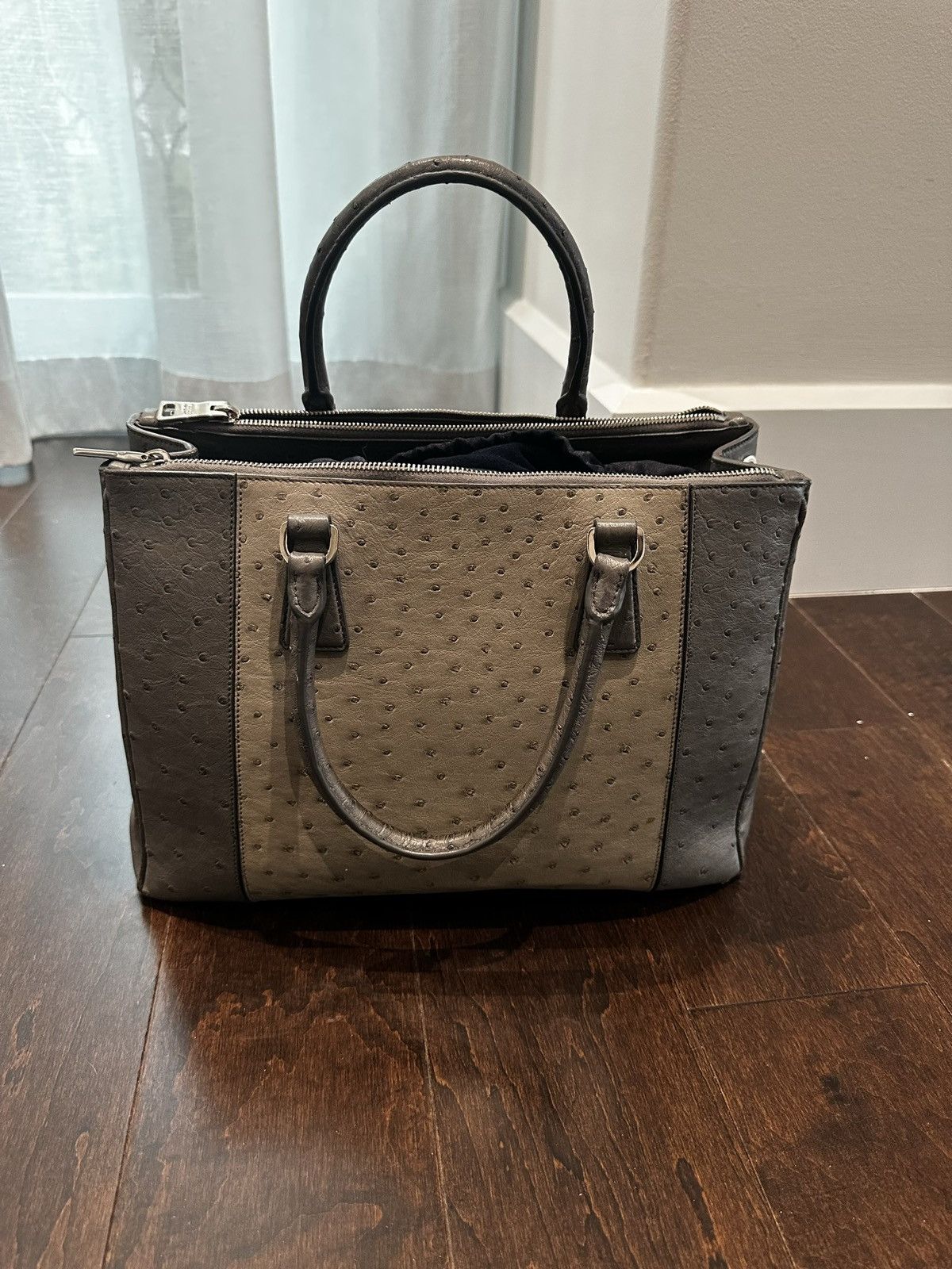 Prada Prada ostrich two tone handbag Size ONE SIZE - 2 Thumbnail