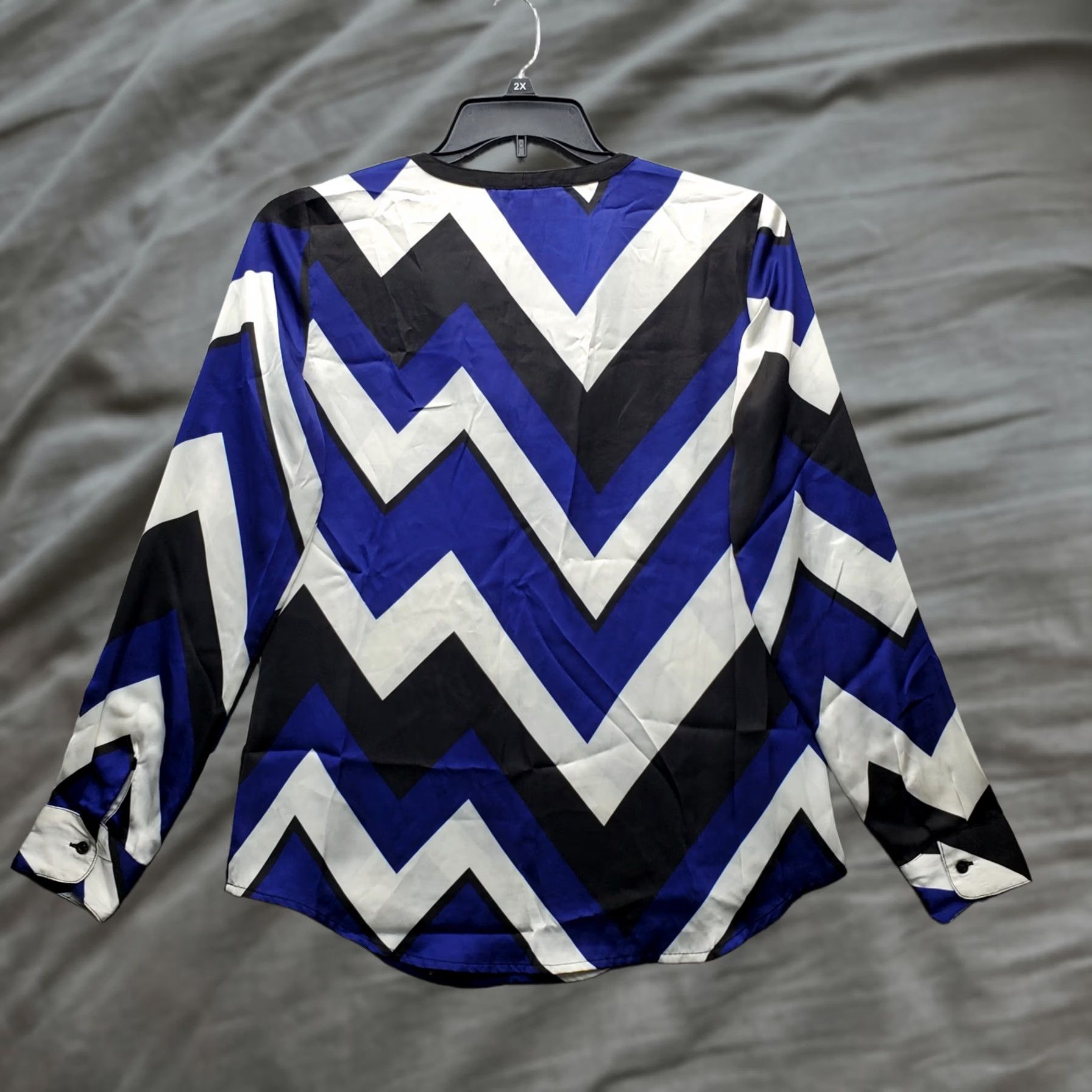 Ralph Lauren Lauren Ralph Lauren Blouse Womens S Multicolor Chevron Print Sheer V-Neck Size S / US 4 / IT 40 - 1 Thumbnail