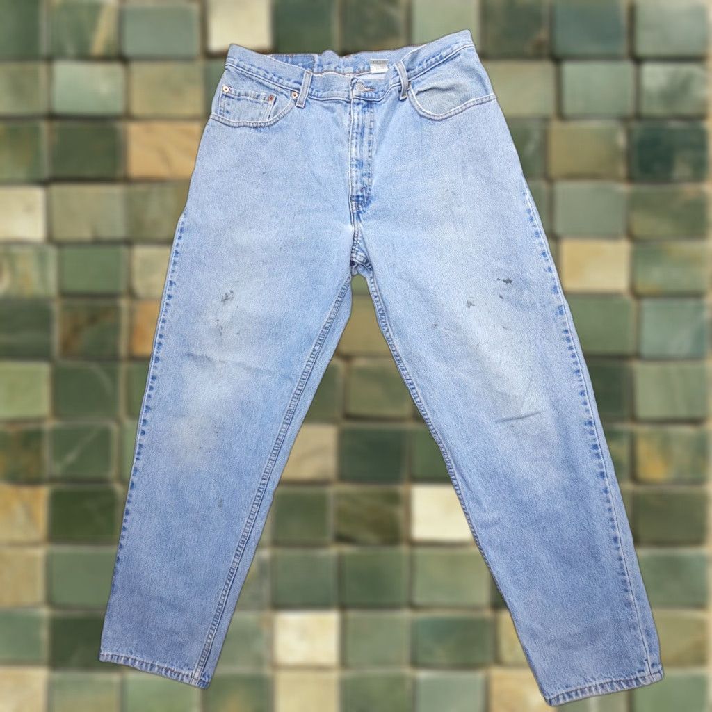Levi's VINTAGE Levi's 560 Jeans Mens 34 x 30 Blue Denim Relaxed Fit 90s American Baggy Tapered Style Comfort Pockets Zip Closure Men's Jeans Size US 34 / EU 50 - 1 Thumbnail