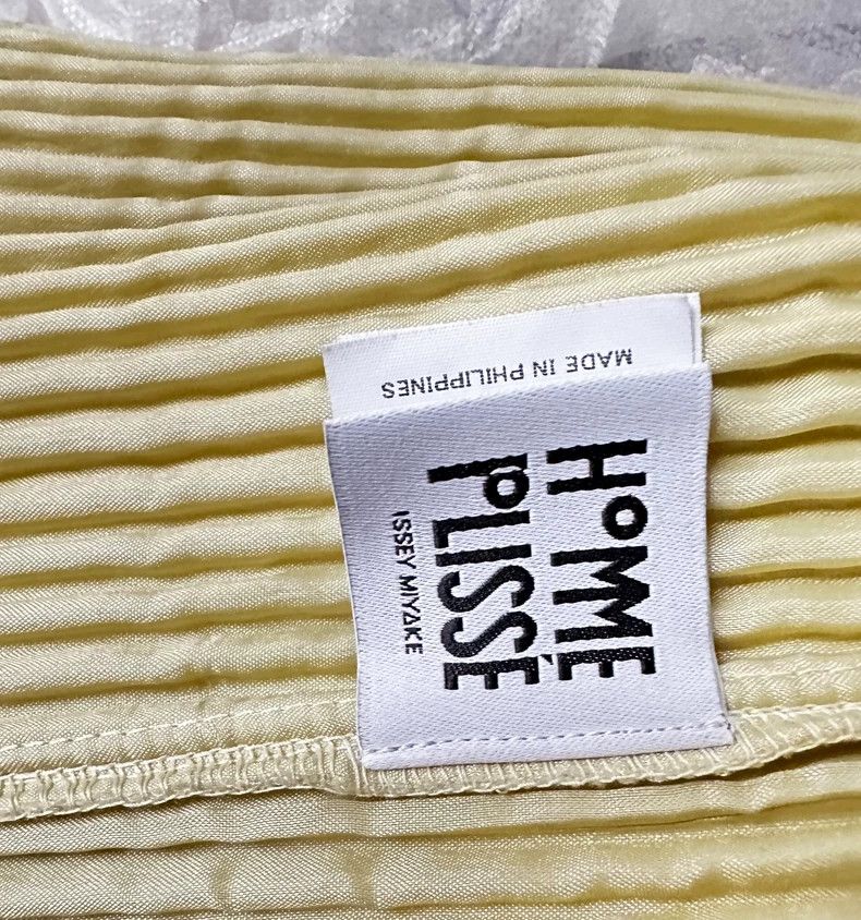 Issey Miyake Issey Miyake size:1 Yellow pleated cardigan coat Size XS / US 0-2 / IT 36-38 - 3 Thumbnail