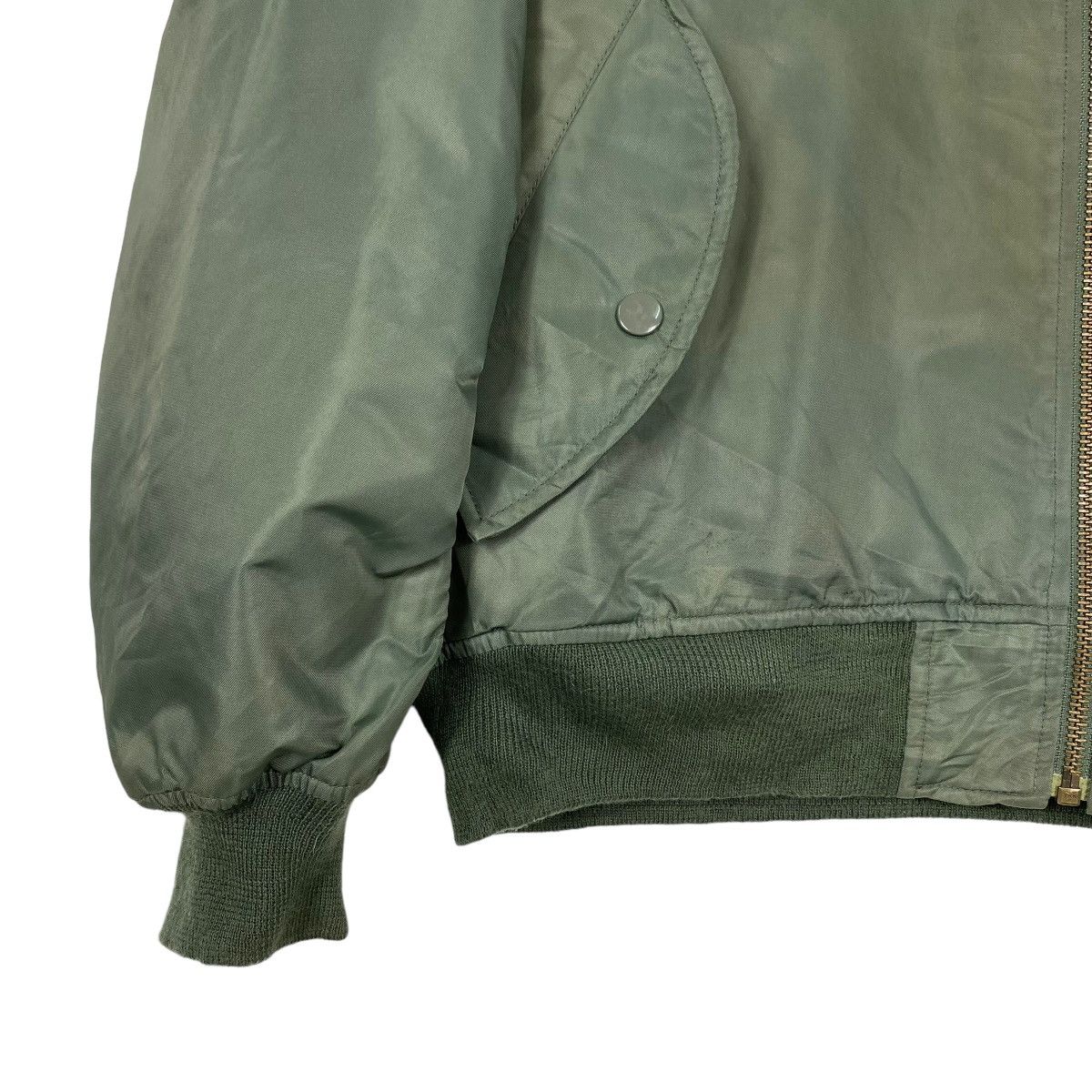 Japanese Brand Vintage Uniqlo Bomber Jacket Size M Size US M / EU 48-50 / 2 - 7 Thumbnail
