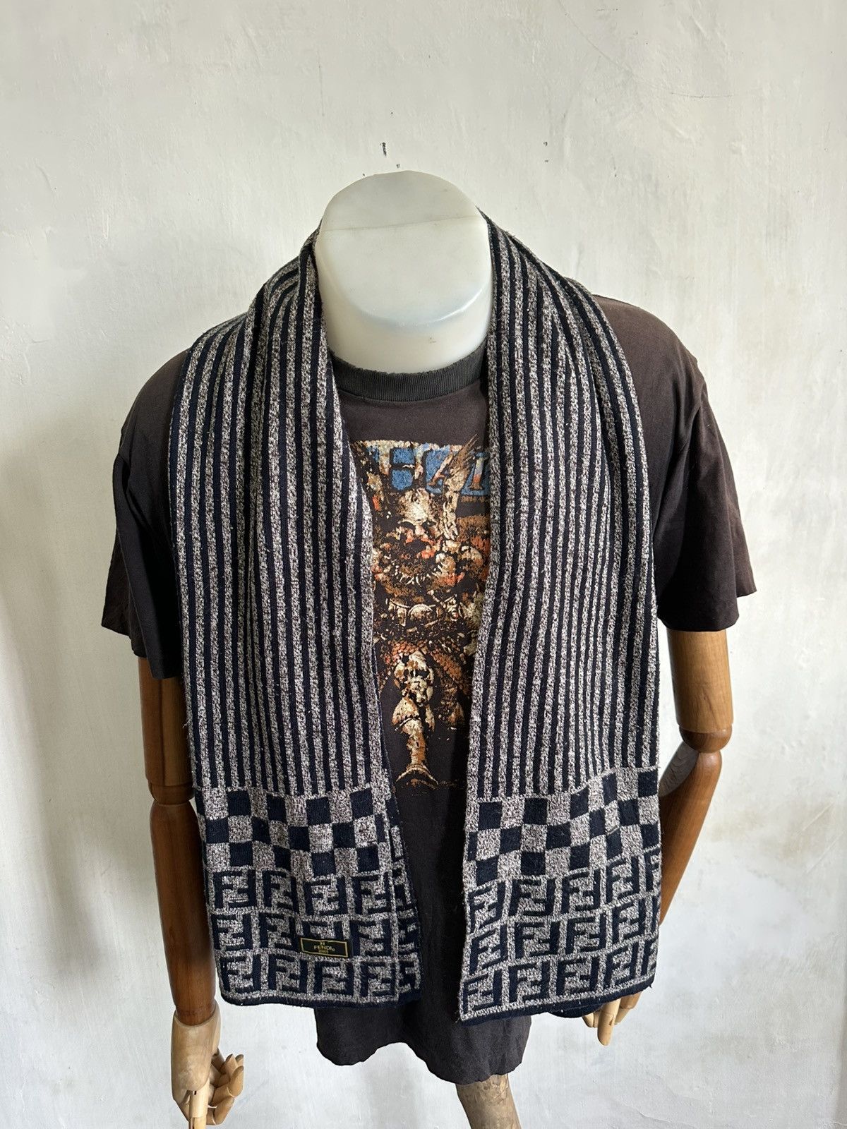 Vintage Vintage Fendi Scarf Unisex Size ONE SIZE - 1 Thumbnail