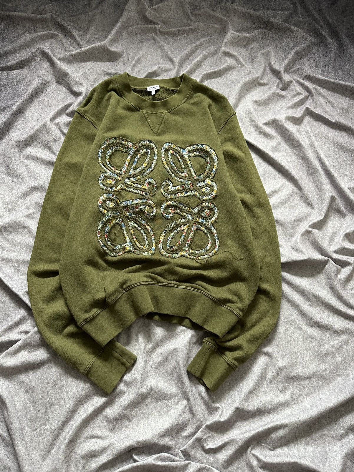 Loewe Loewe Slim Fit Anagram Flowers Logo Embroidered Sweatshirt Size US S / EU 44-46 / 1 - 2 Thumbnail