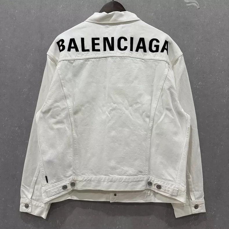Balenciaga Balenciaga White monogrammed denim jacket Size US S / EU 44-46 / 1 - 1 Thumbnail