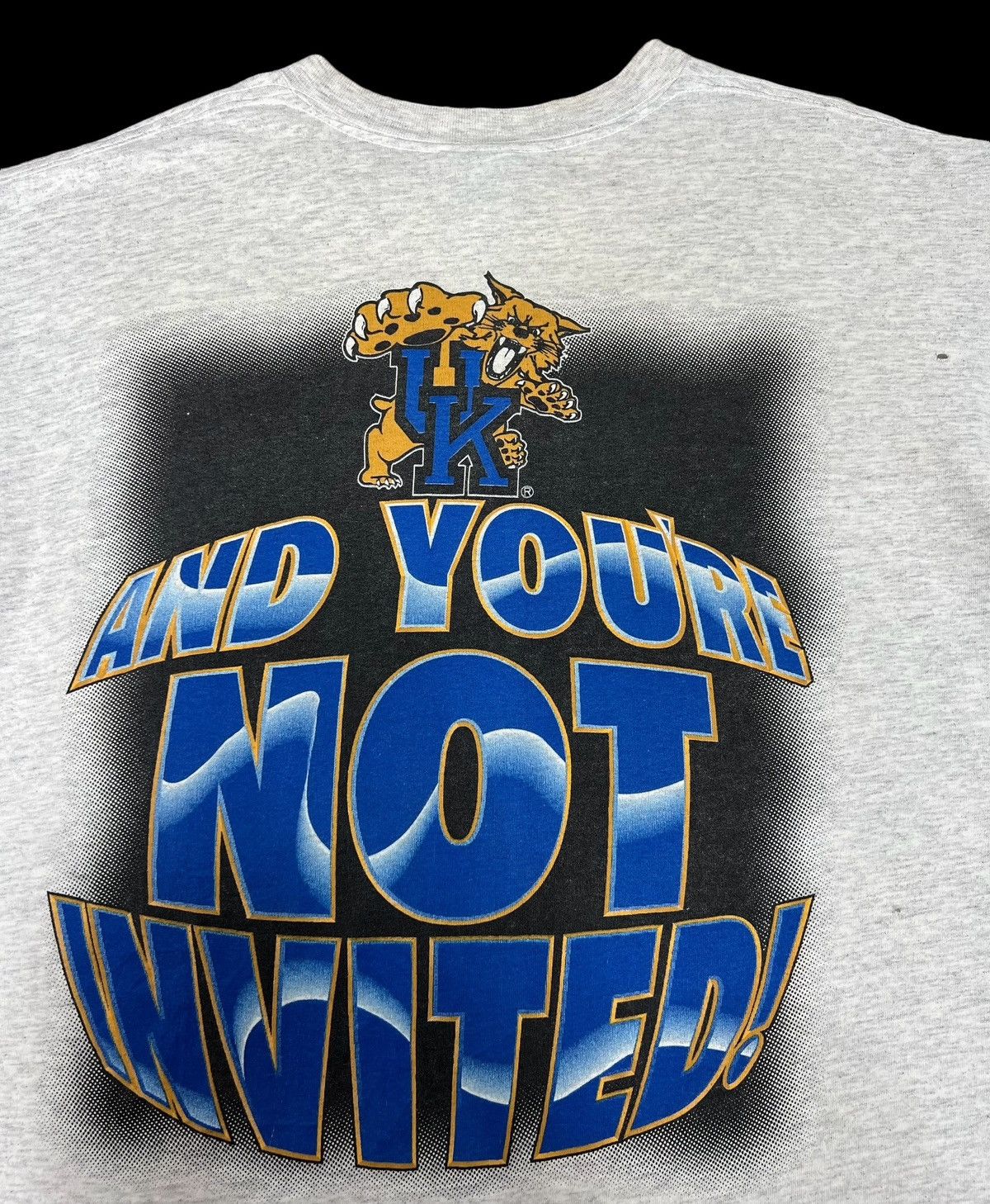 NBA 90s Distressed Vintage Kentucky Wildcats Basketball tee Size US XL / EU 56 / 4 - 7 Thumbnail