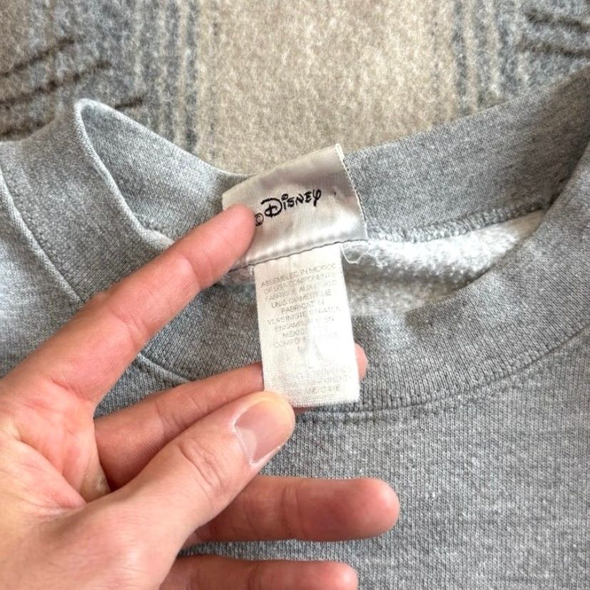 Disney VINTAGE Disney Walt Disney World Mickey Mouse Crewneck Sweatshirt Men L Gray Crew Neck Sweatshirt Mickey Mouse 90s Disney Cartoon Solid Groupings? Size US L / EU 52-54 / 3 - 4 Thumbnail