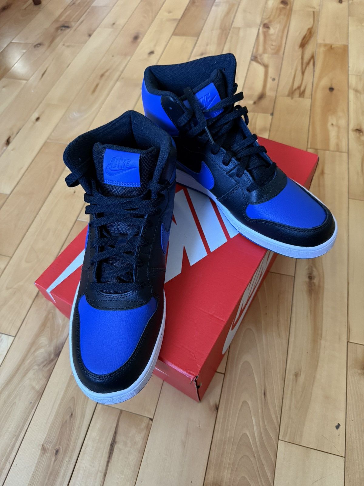 Nike Nike Ebernon Mid Size US 12 / EU 45 - 2 Thumbnail