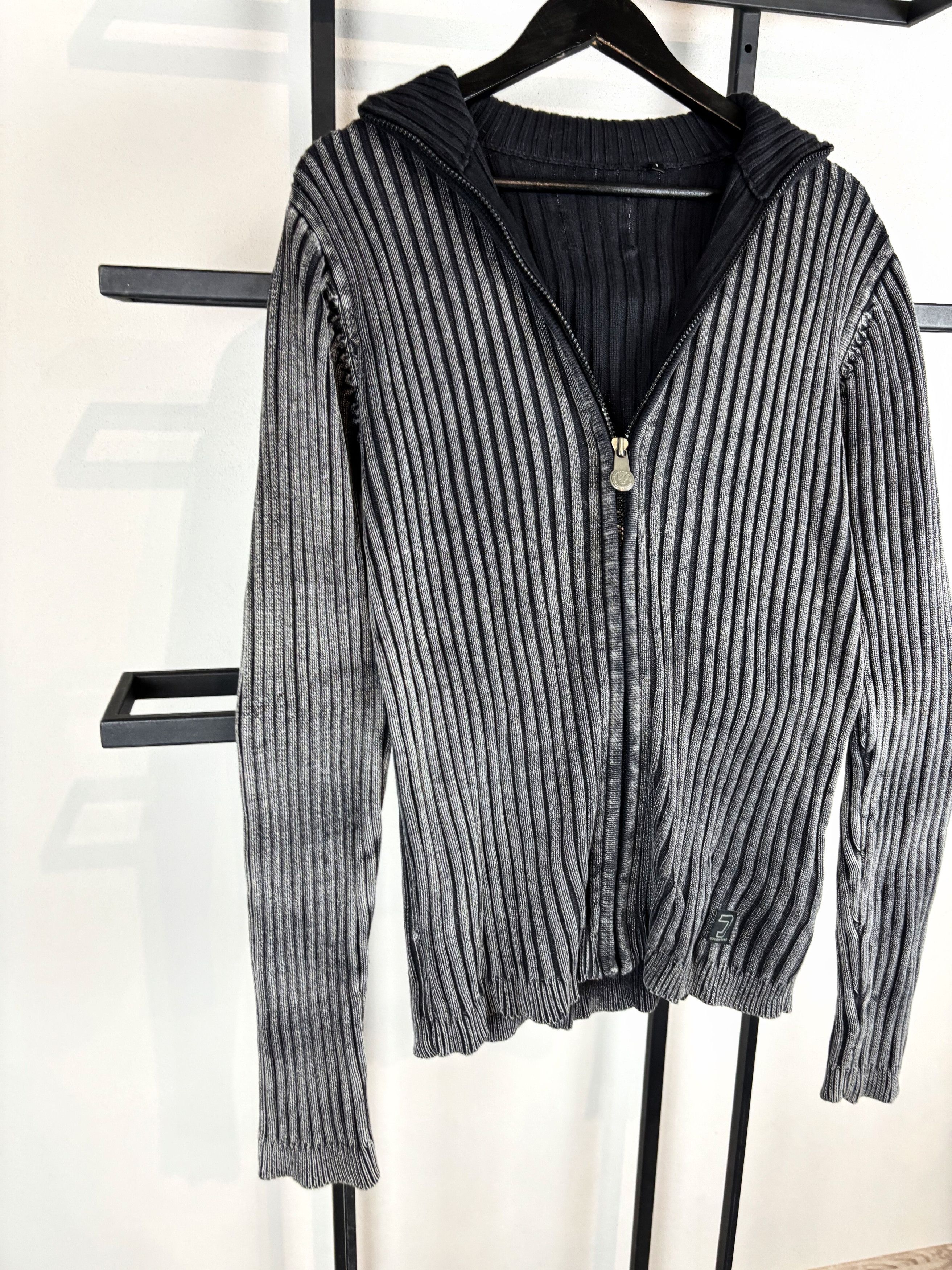 Vintage Vintage Ribbed Knit Zip Sweater Slim Fit Y2K Streetwear Size US M / EU 48-50 / 2 - 3 Thumbnail